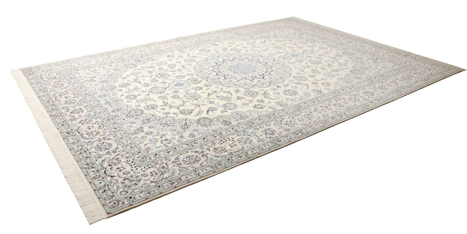 Nain Perserteppich aus Iran, 265 × 369 cm