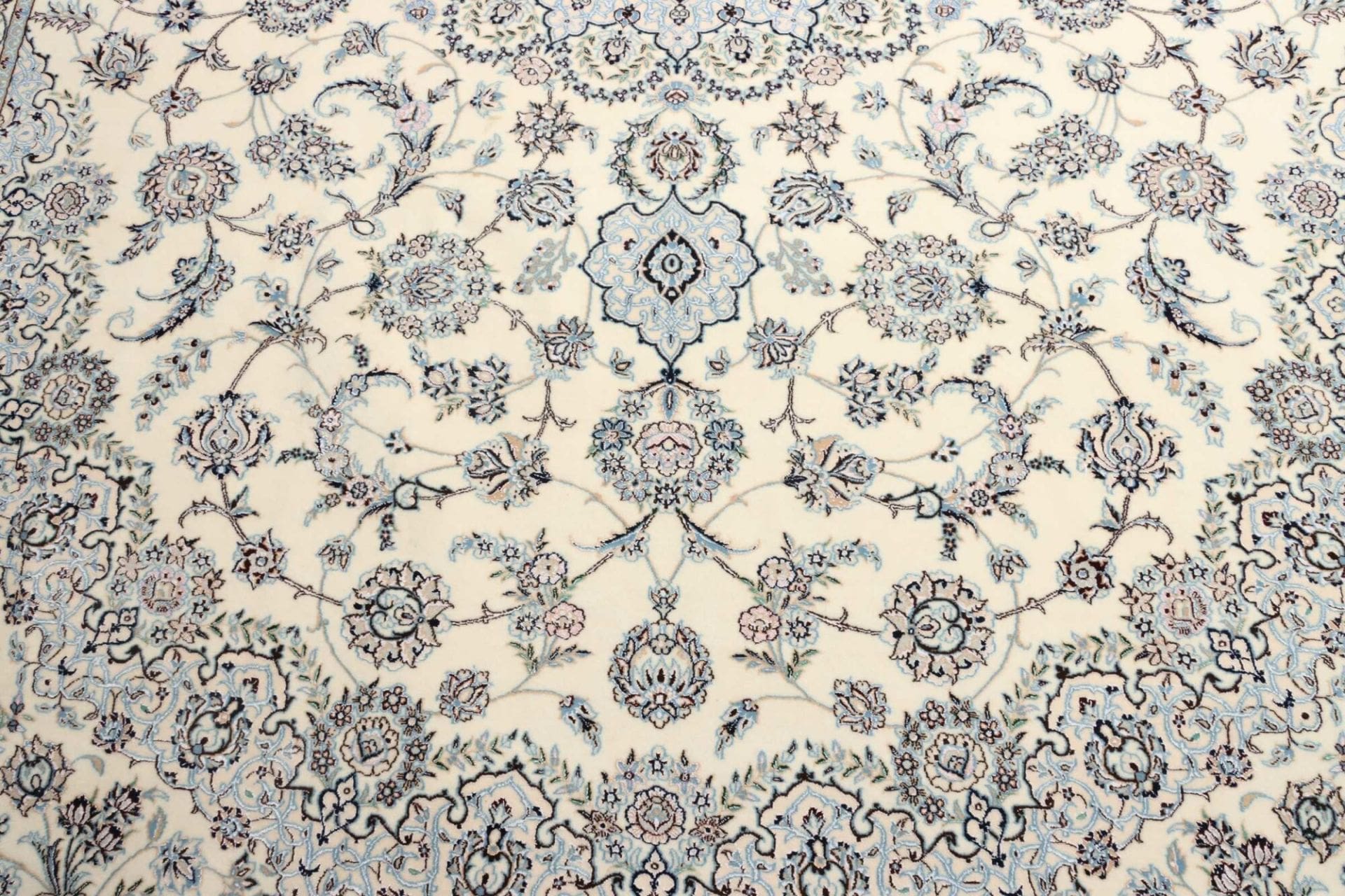 Nain Perserteppich aus Iran, 265 × 369 cm