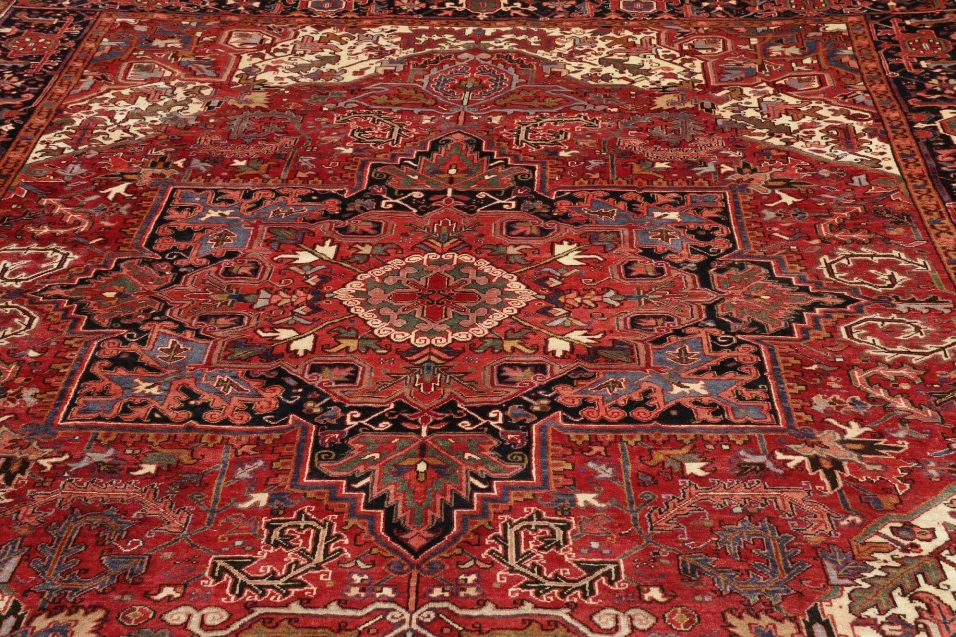 Heriz Perserteppich 263 × 345 cm aus Wolle, handgeknüpft