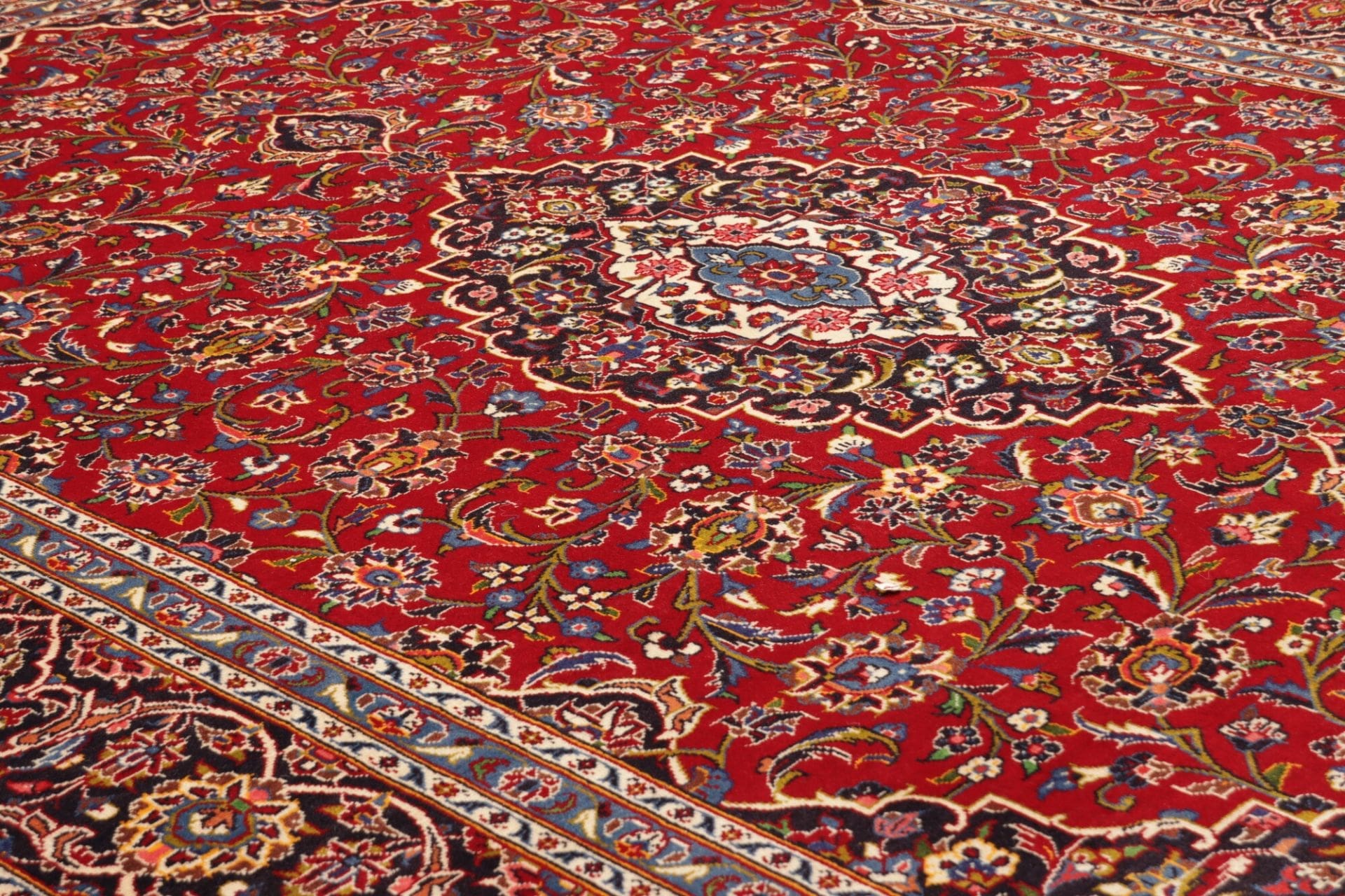 kashan-teppich-243-x-330cm-schurwolle-handgeknupft-perserteppich-6 Kashan Perserteppich 243 × 330 cm aus Wolle, handgeknüpft