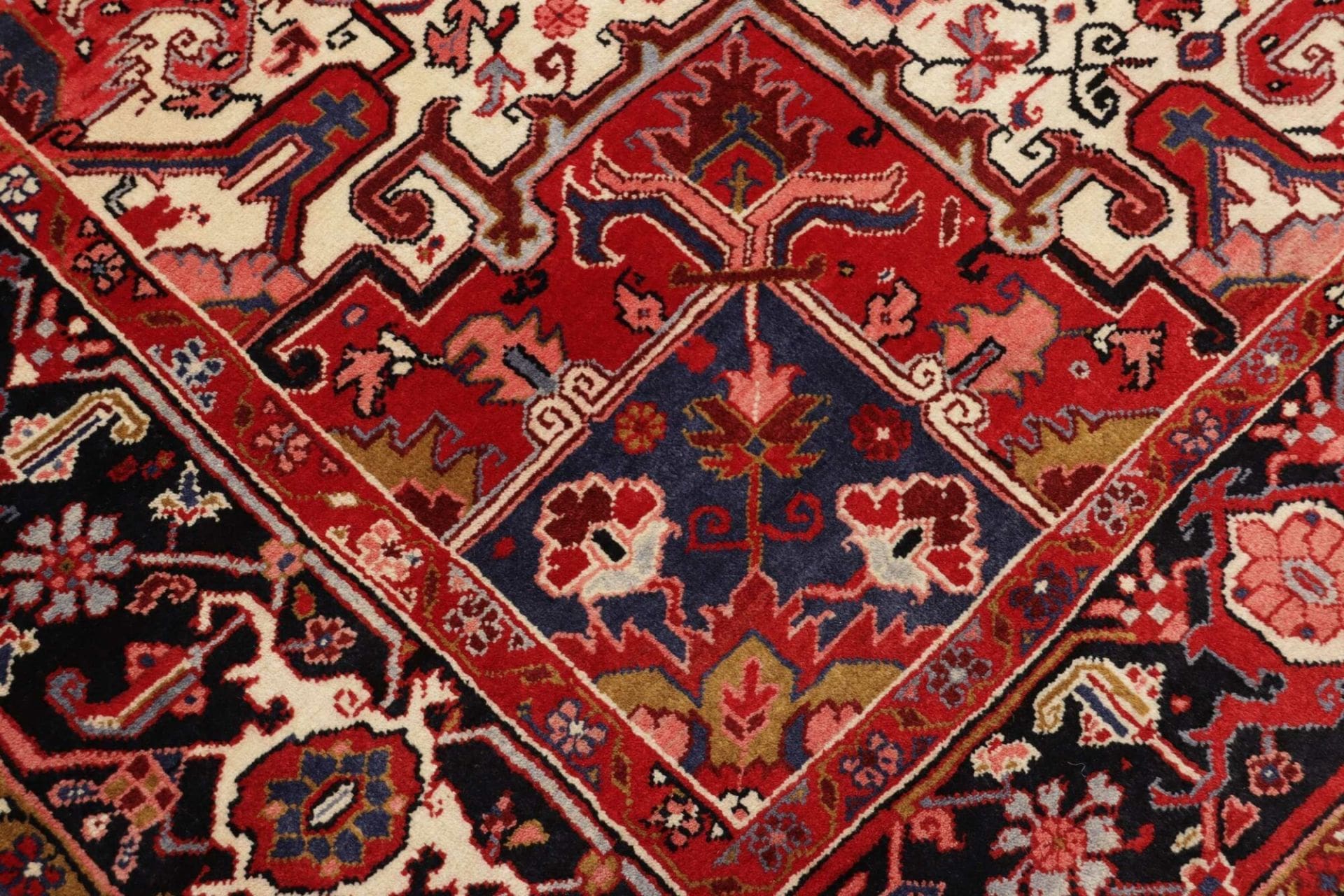 Heriz Perserteppich 263 × 346 cm aus Wolle, handgeknüpft