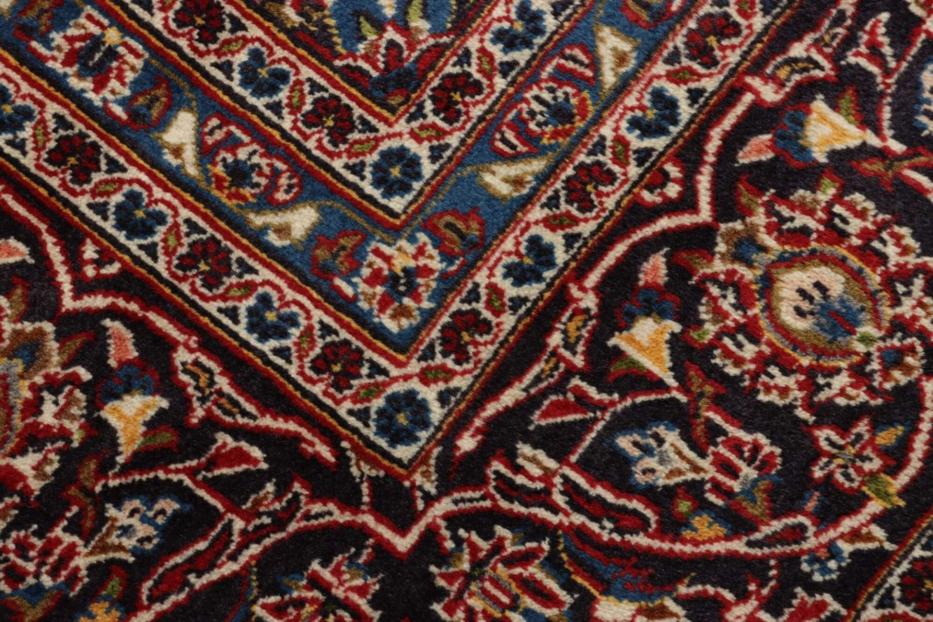Kashan Perserteppich aus Iran, 250 × 357 cm