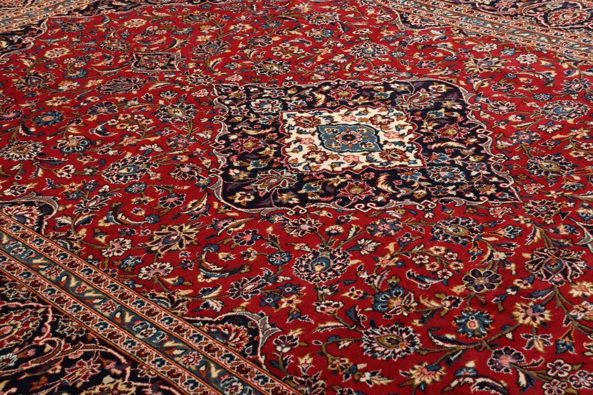 Handgeknüpfter Kashan Perserteppich 256 × 353 cm
