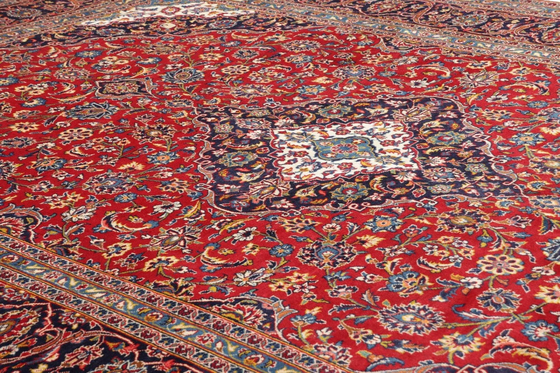 Kashan Perserteppich aus Iran, 253 × 357 cm