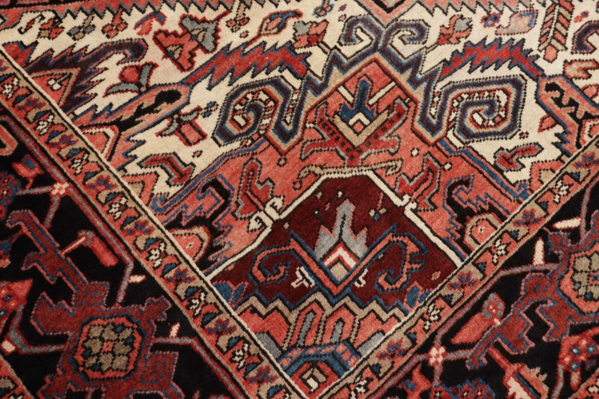 Heriz Perserteppich 257 × 350 cm aus Wolle, handgeknüpft