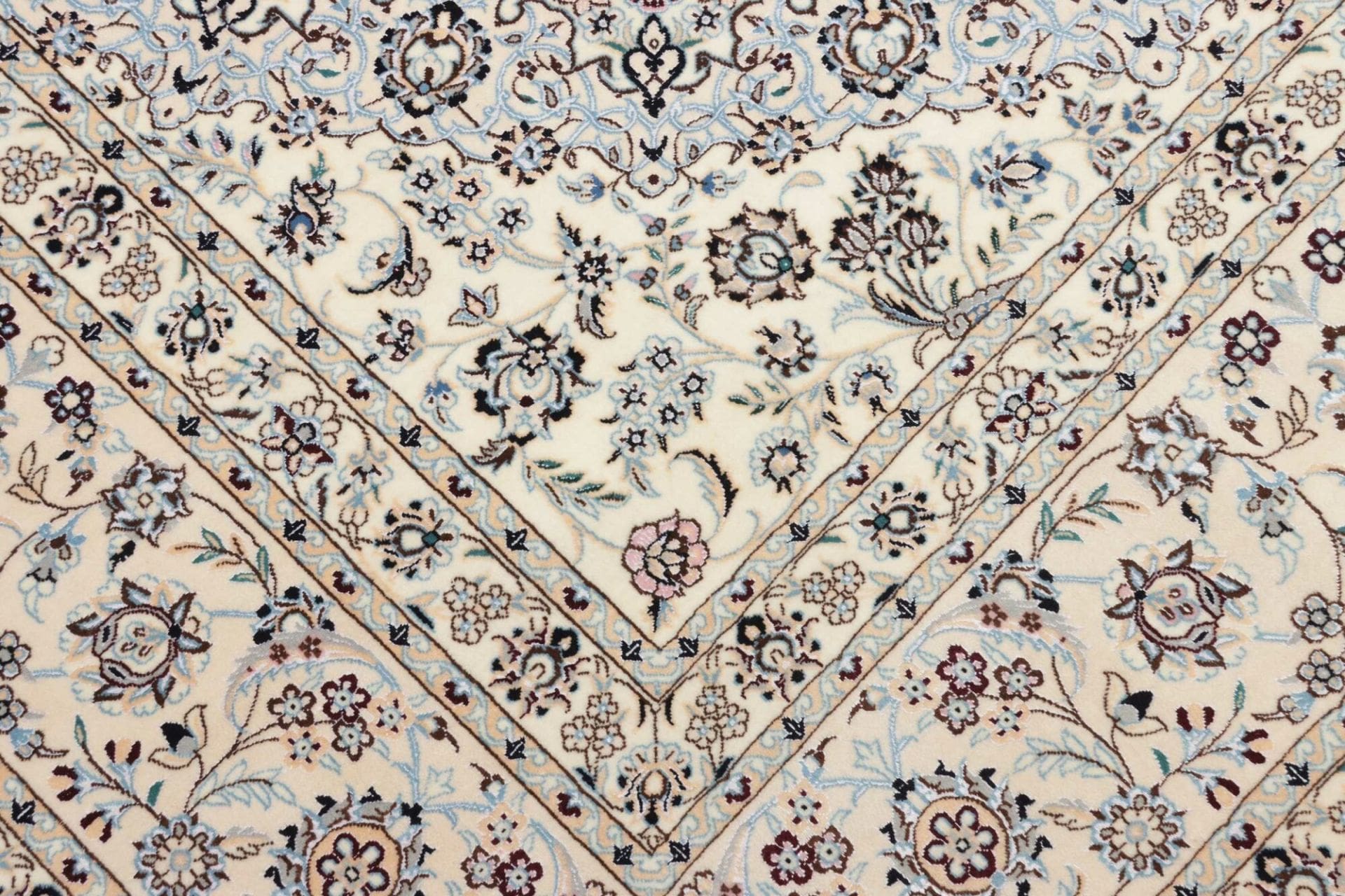 Handgeknüpfter Nain Perserteppich 255 × 356 cm