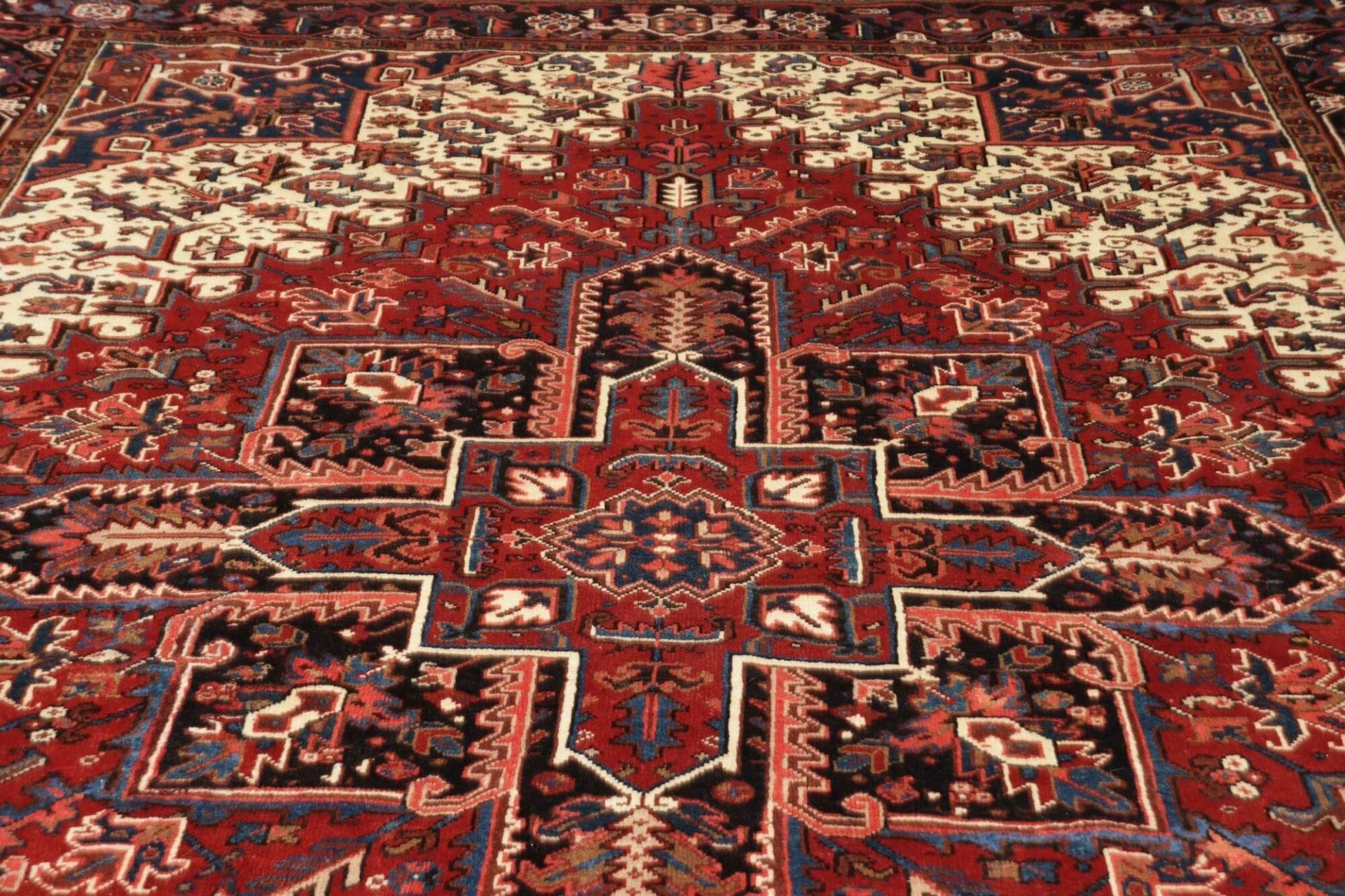 Handgeknüpfter Heriz Perserteppich, 258 × 328 cm, Wolle