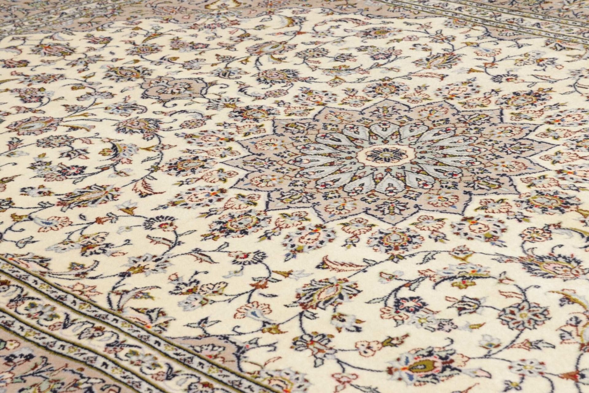 Handgeknüpfter Kashan Perserteppich 251 × 340 cm