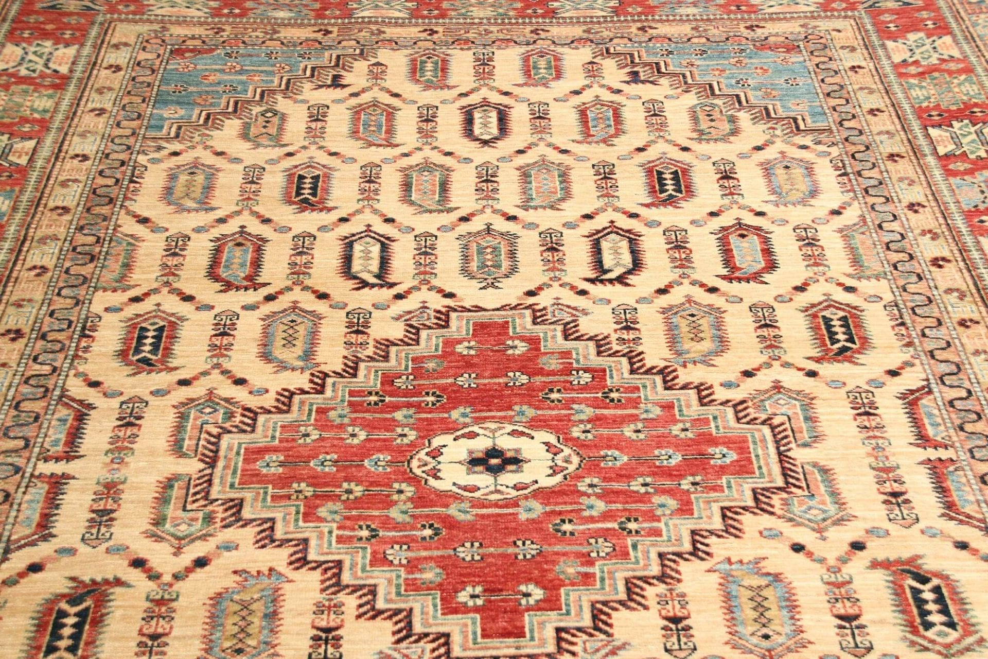 kazak-teppich-209-x-299-cm-geometrische-muster-handgeknupft-7 Handgeknüpfter Kazak Orientteppich 209 × 299 cm