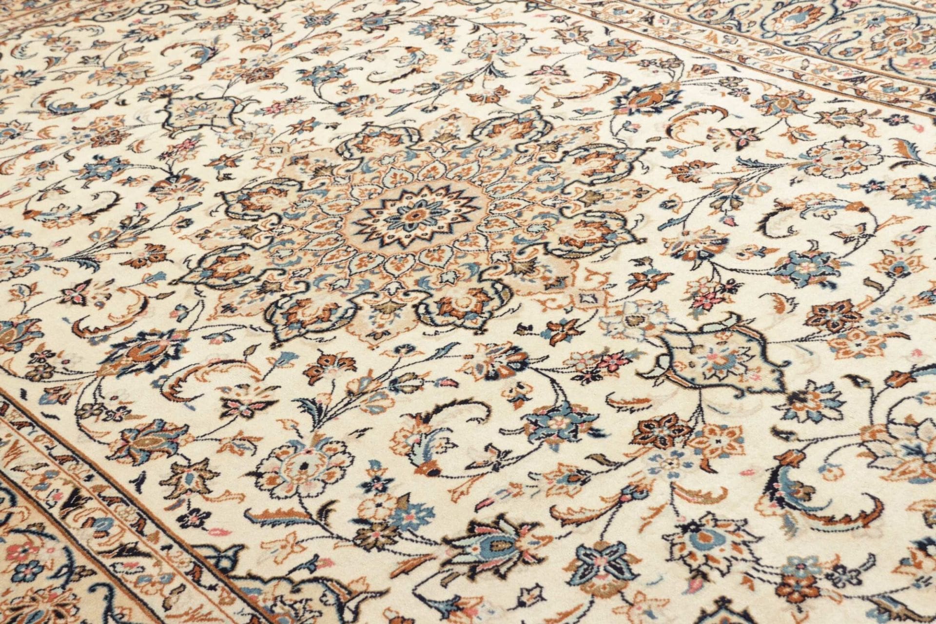 kashan-teppich-200-x-300cm-handgeknupft-schurwolle-perserteppich-7 Kashan Perserteppich 200 × 300 cm aus Wolle, handgeknüpft