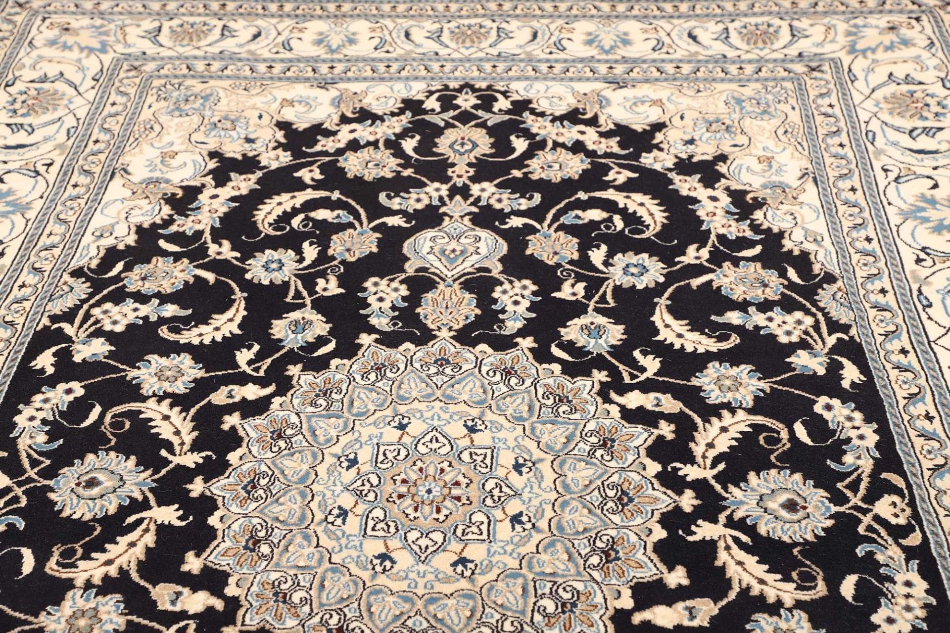 Nain Perserteppich 186 × 305 cm aus Wolle, handgeknüpft