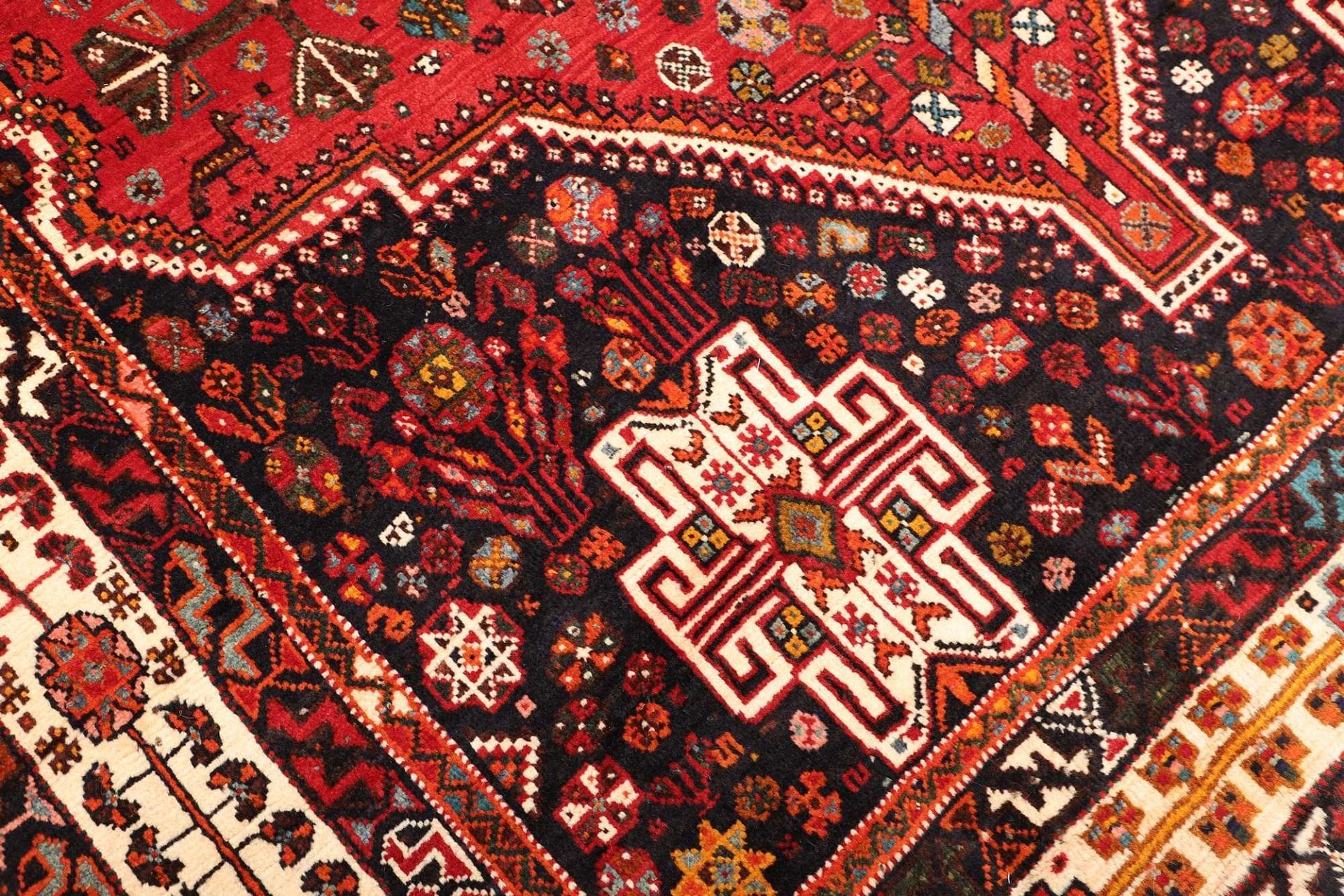 Handgeknüpfter Shiraz Perserteppich 218 × 305 cm
