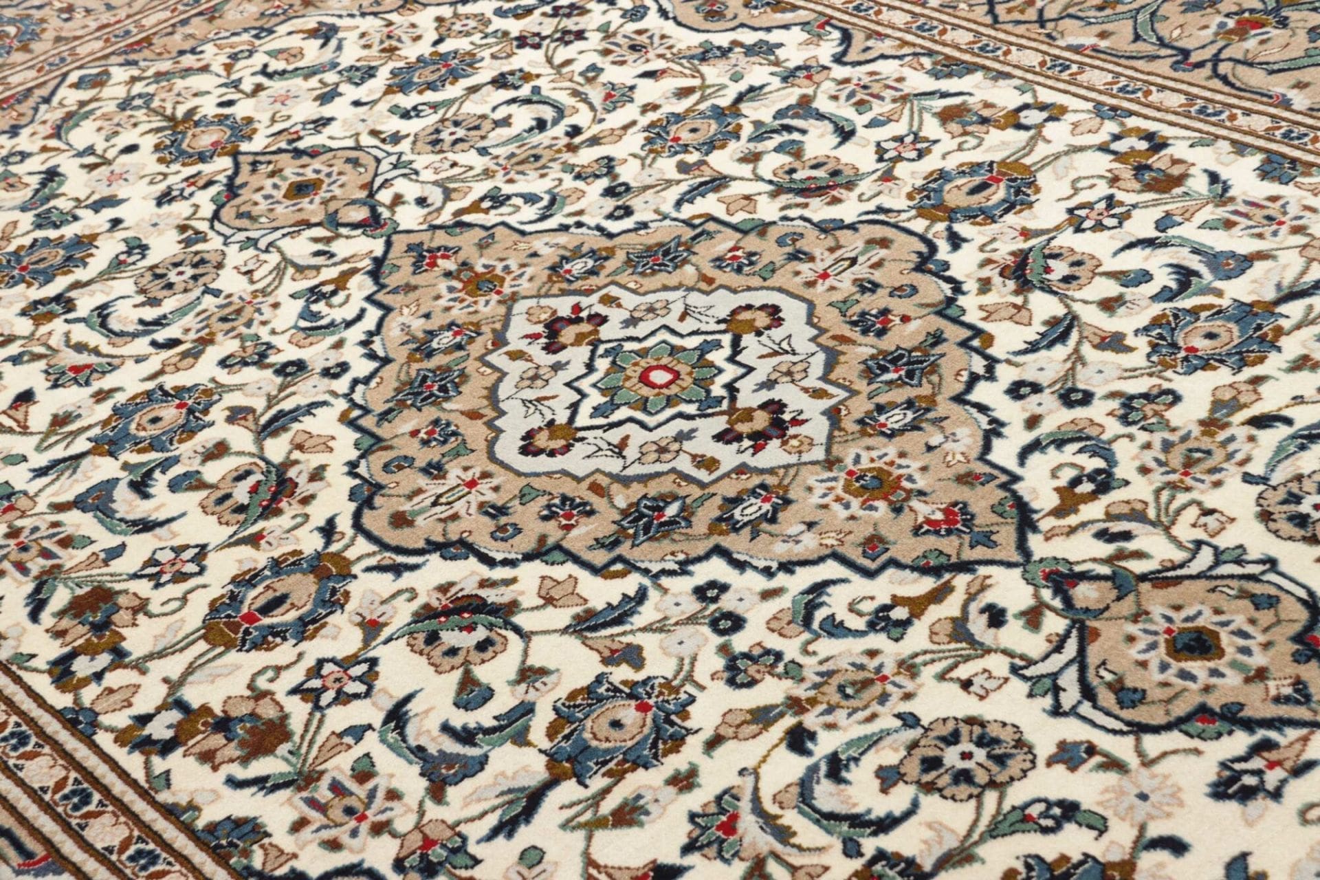 Kashan Perserteppich aus Iran, 200 × 306 cm