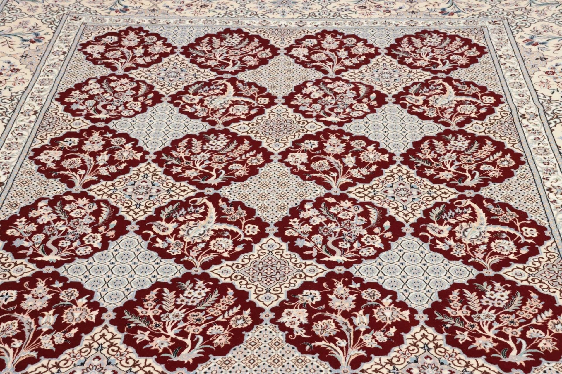 Nain Perserteppich aus Iran, 209 × 308 cm