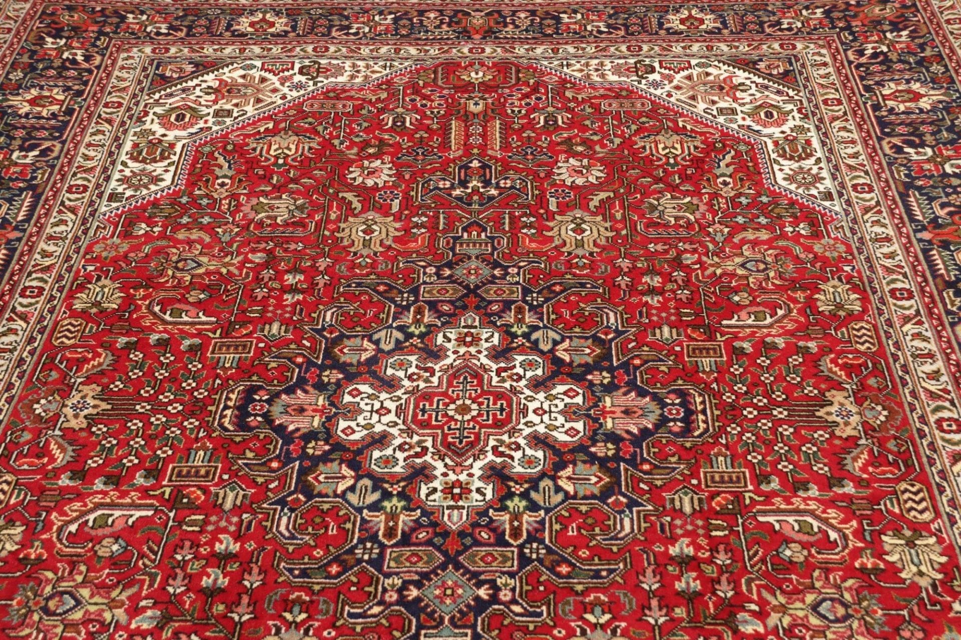 Handgeknüpfter Täbriz Perserteppich 203 × 300 cm