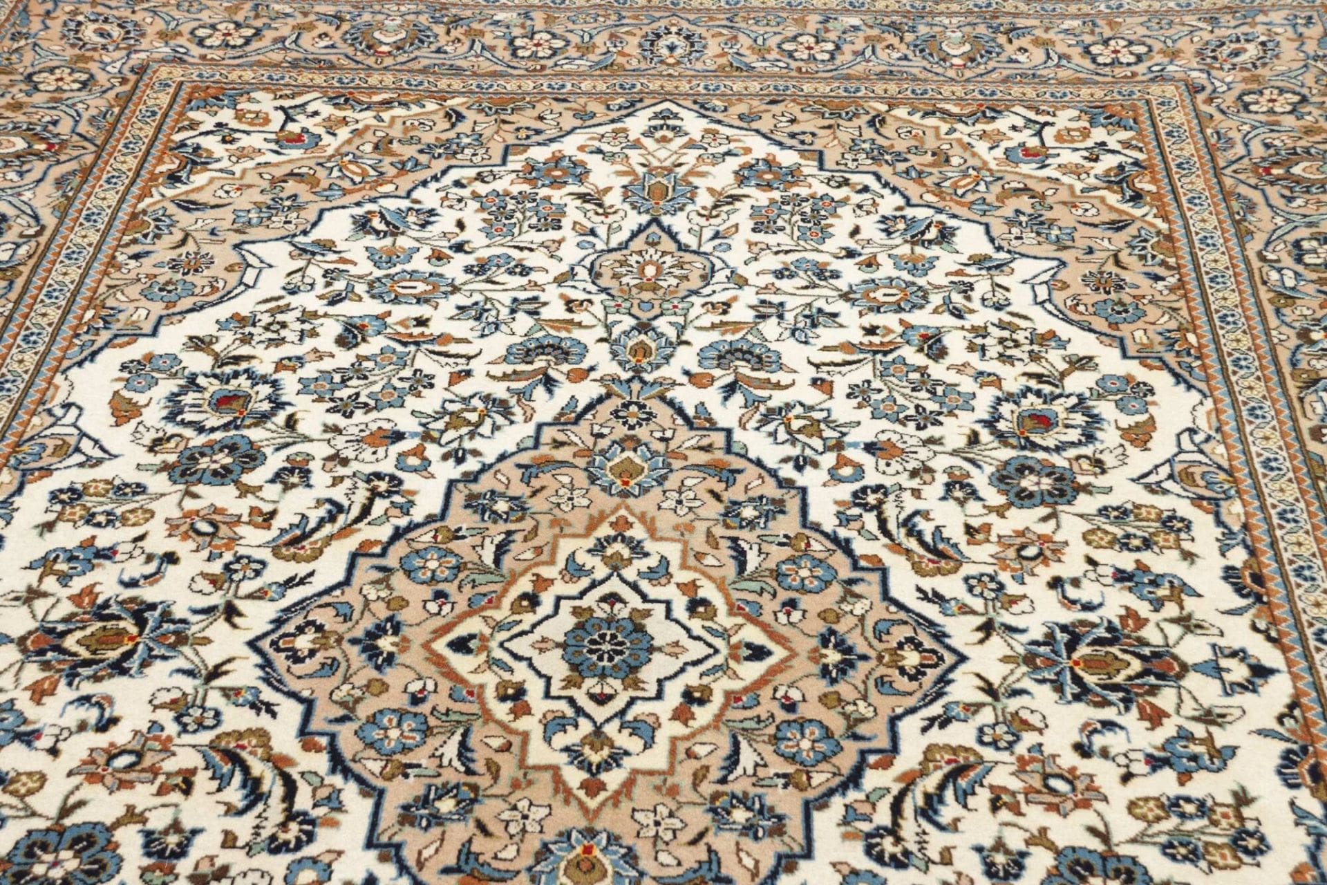 Kashan Perserteppich aus Iran, 203 × 304 cm