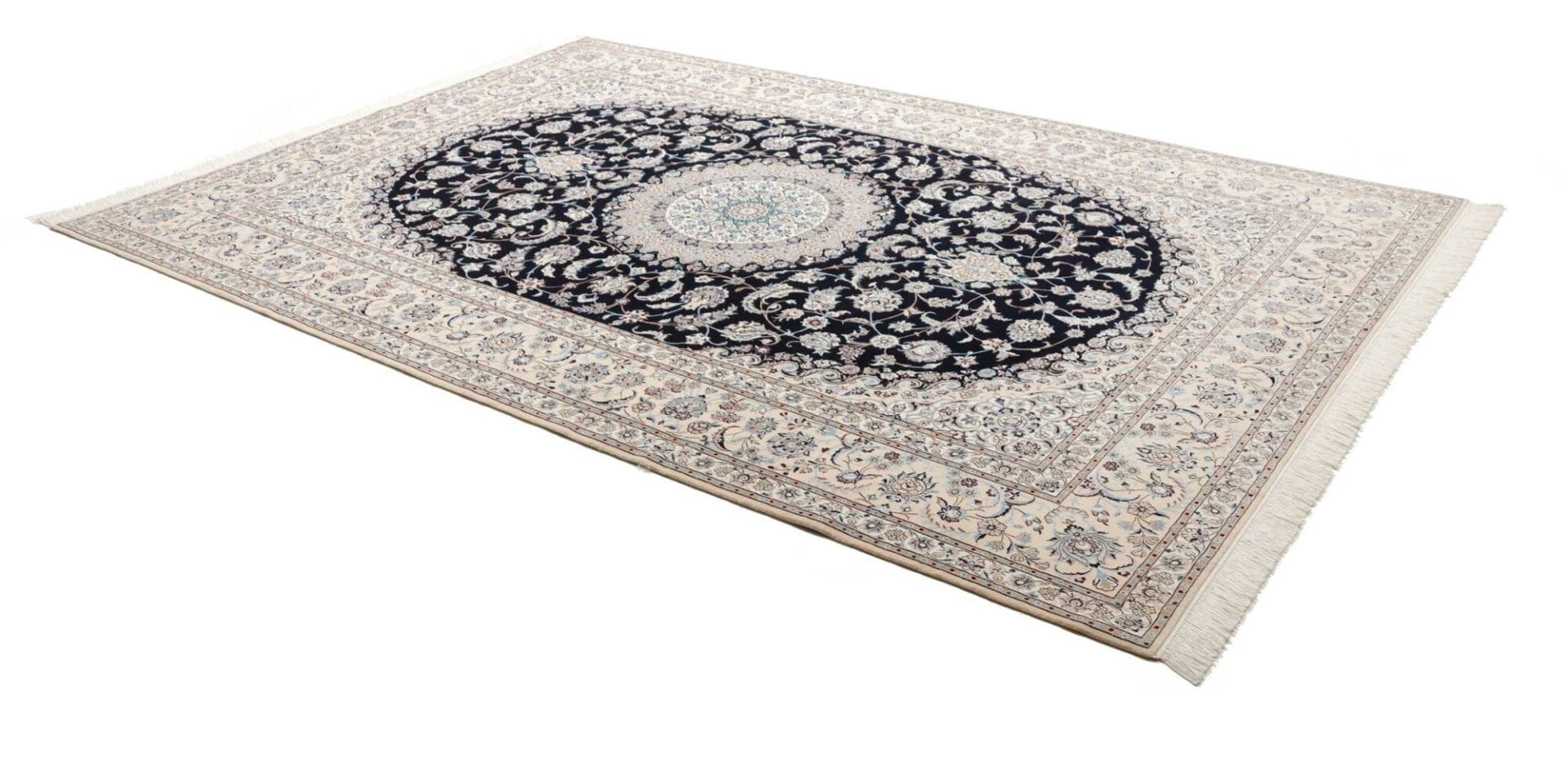 Nain Perserteppich aus Iran, 223 × 320 cm