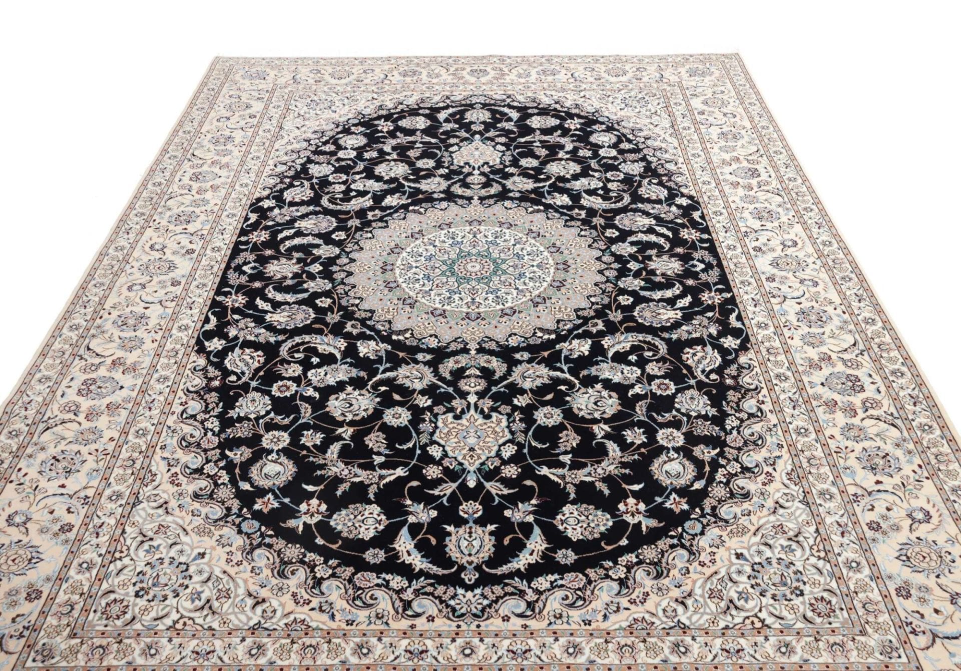 Nain Perserteppich aus Iran, 223 × 320 cm