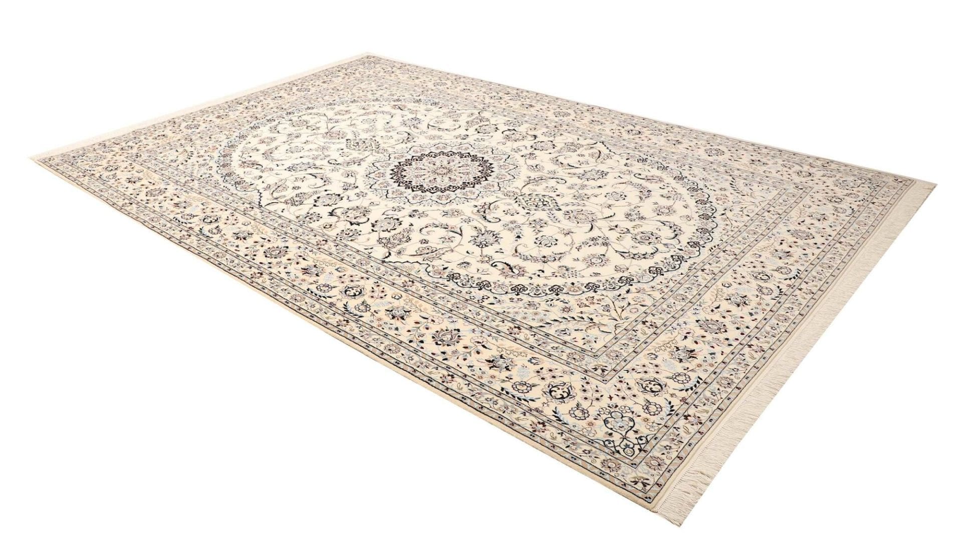 Handgeknüpfter Nain Perserteppich 212 × 316 cm