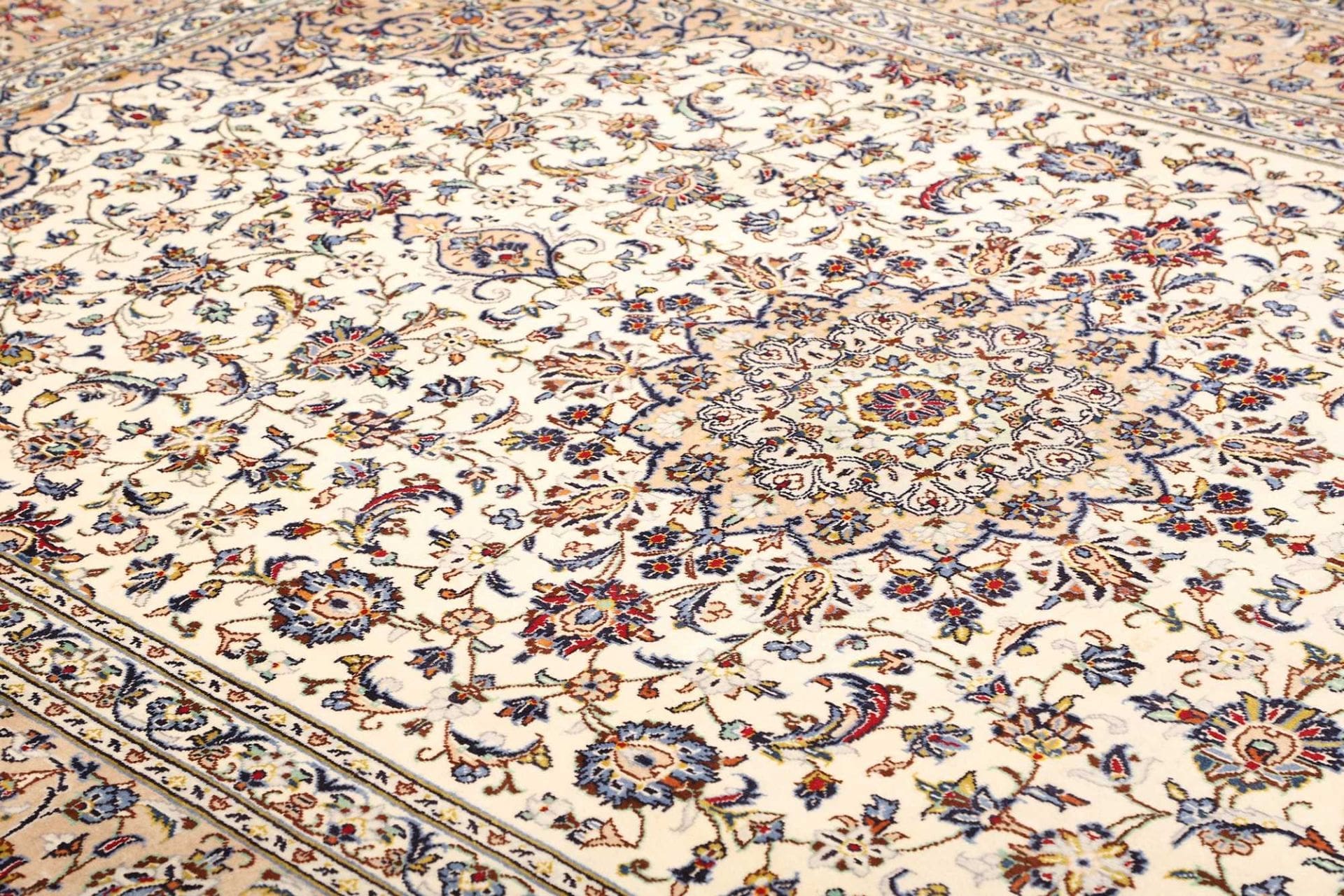 Kashan Perserteppich aus Iran, 205 × 322 cm