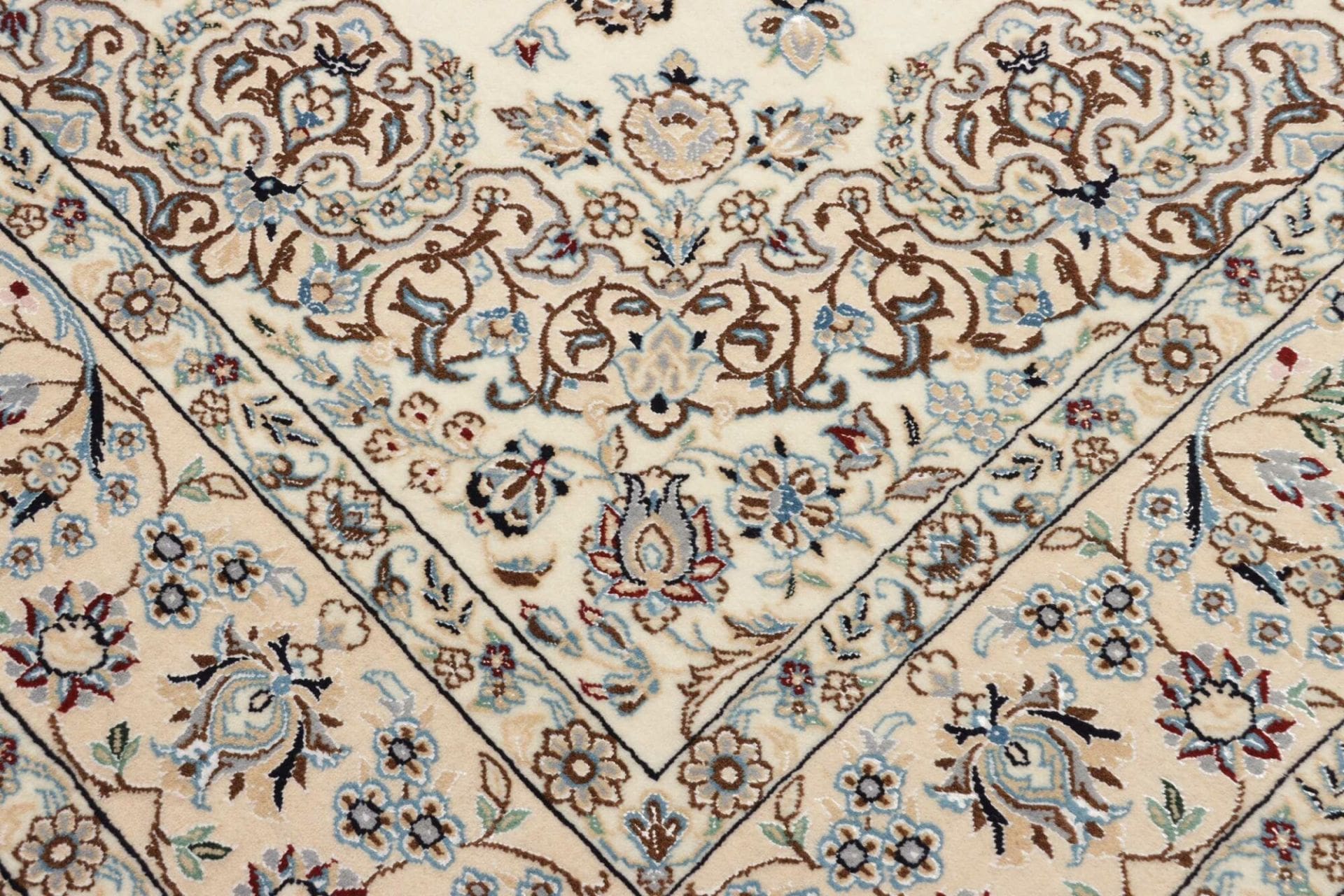 Nain Perserteppich aus Iran, 205 × 302 cm
