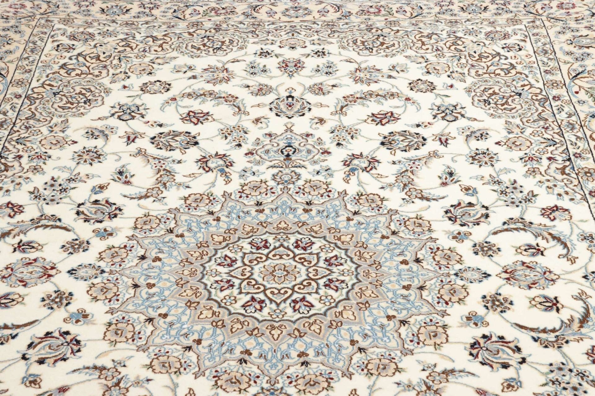 Nain Perserteppich aus Iran, 205 × 302 cm