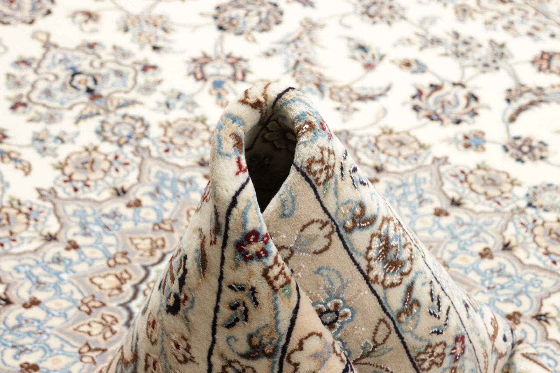 Nain Perserteppich aus Iran, 205 × 302 cm