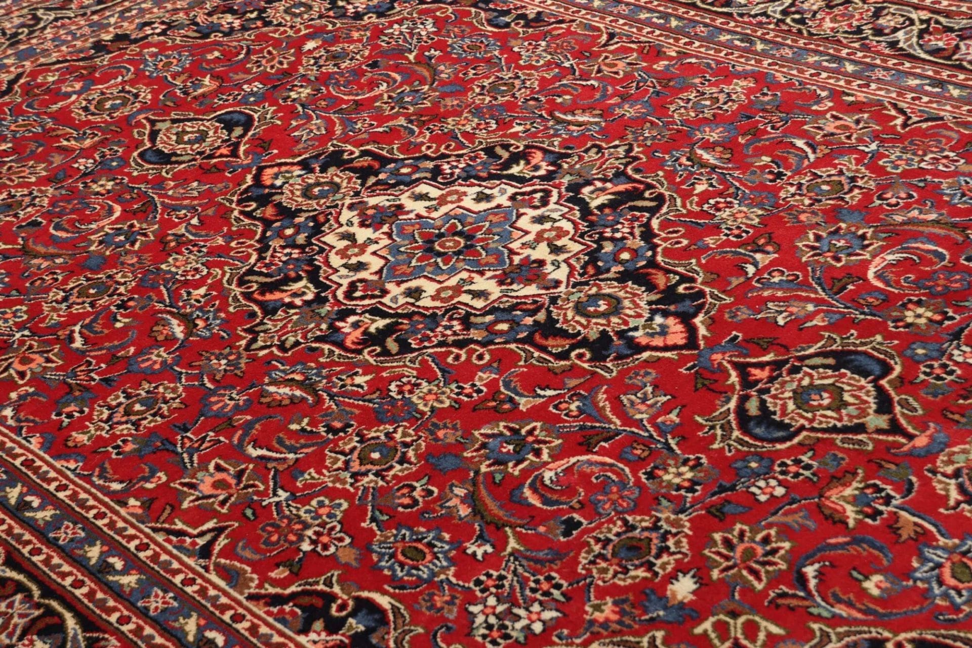 Kashan Perserteppich aus Iran, 199 × 301 cm