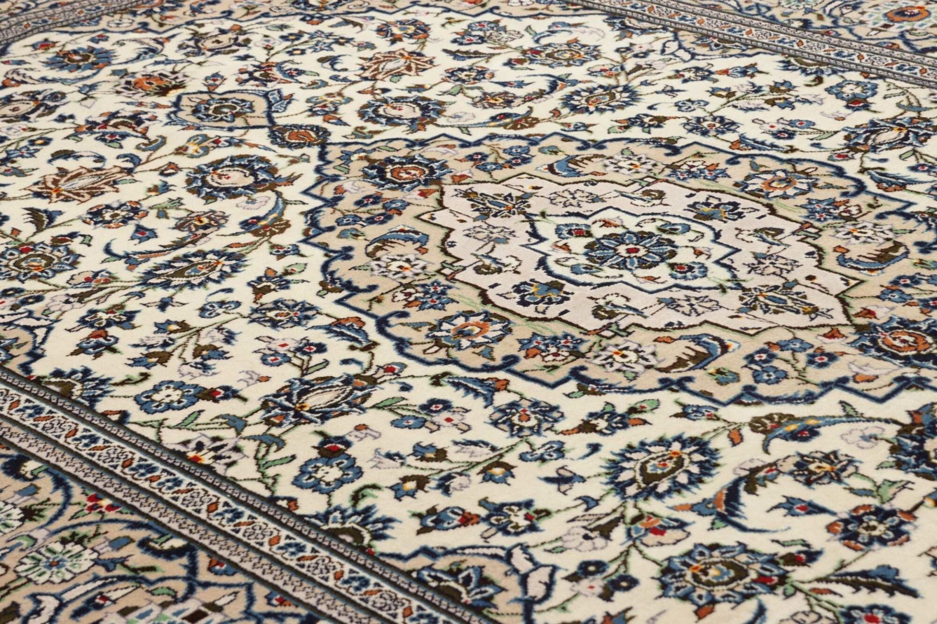 Kashan Perserteppich 199 × 312 cm aus Wolle, handgeknüpft