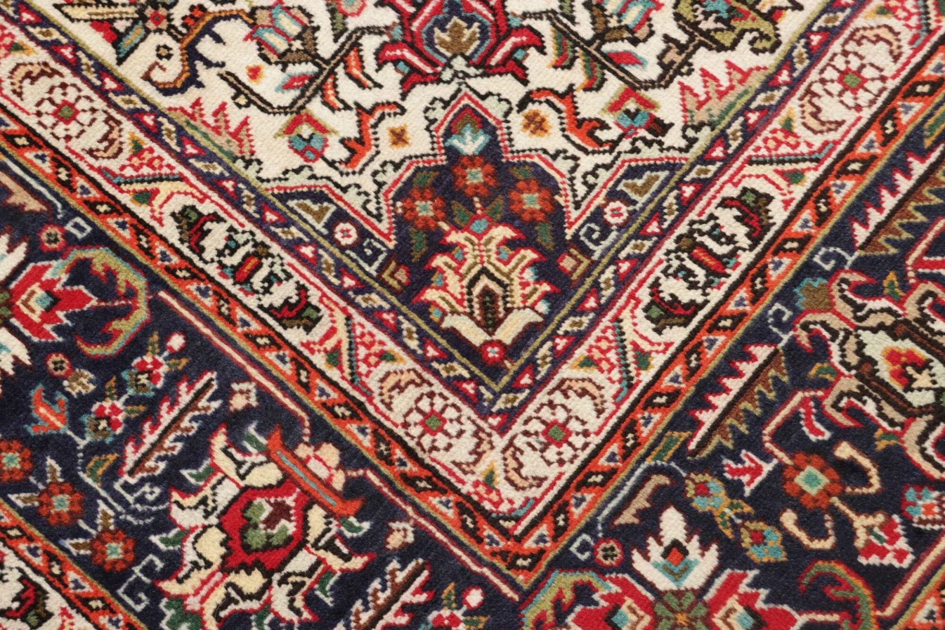 Handgeknüpfter Täbriz Perserteppich 209 × 300 cm