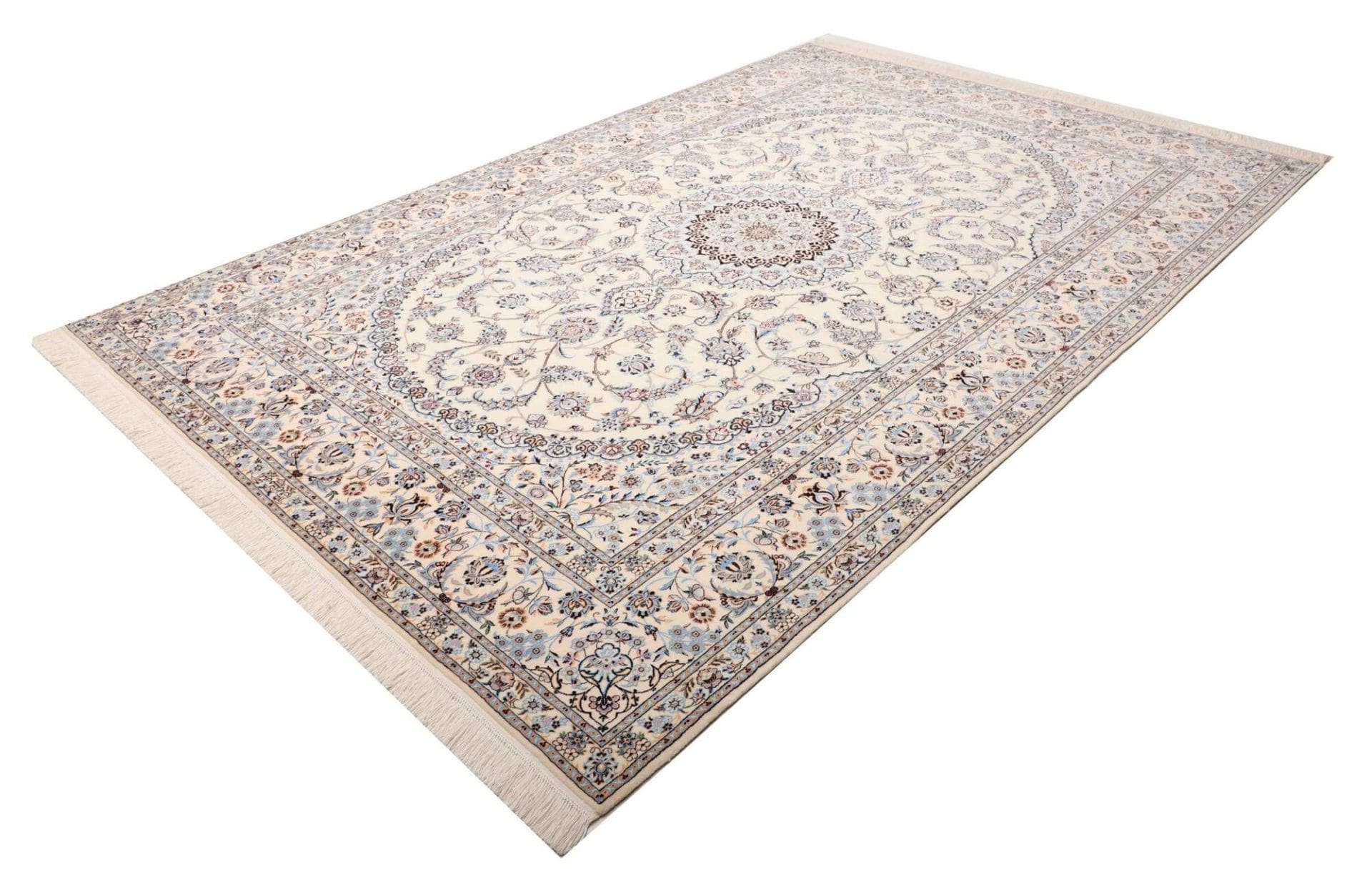 Nain Perserteppich aus Iran, 211 × 312 cm