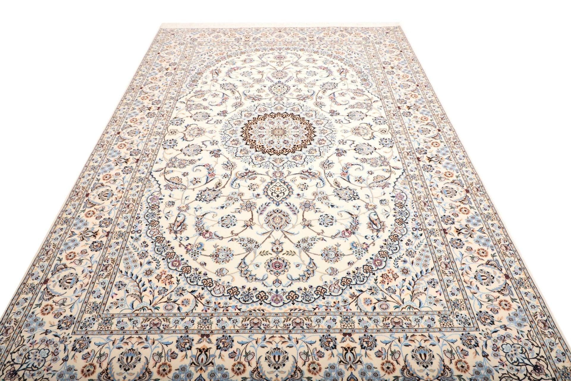 Nain Perserteppich aus Iran, 211 × 312 cm