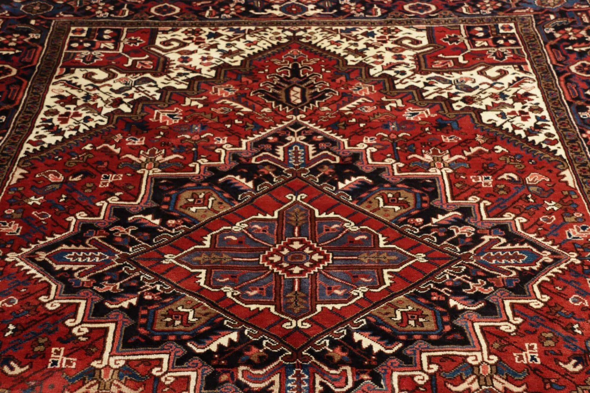 Handgeknüpfter Heriz Perserteppich, 213 × 306 cm, Wolle