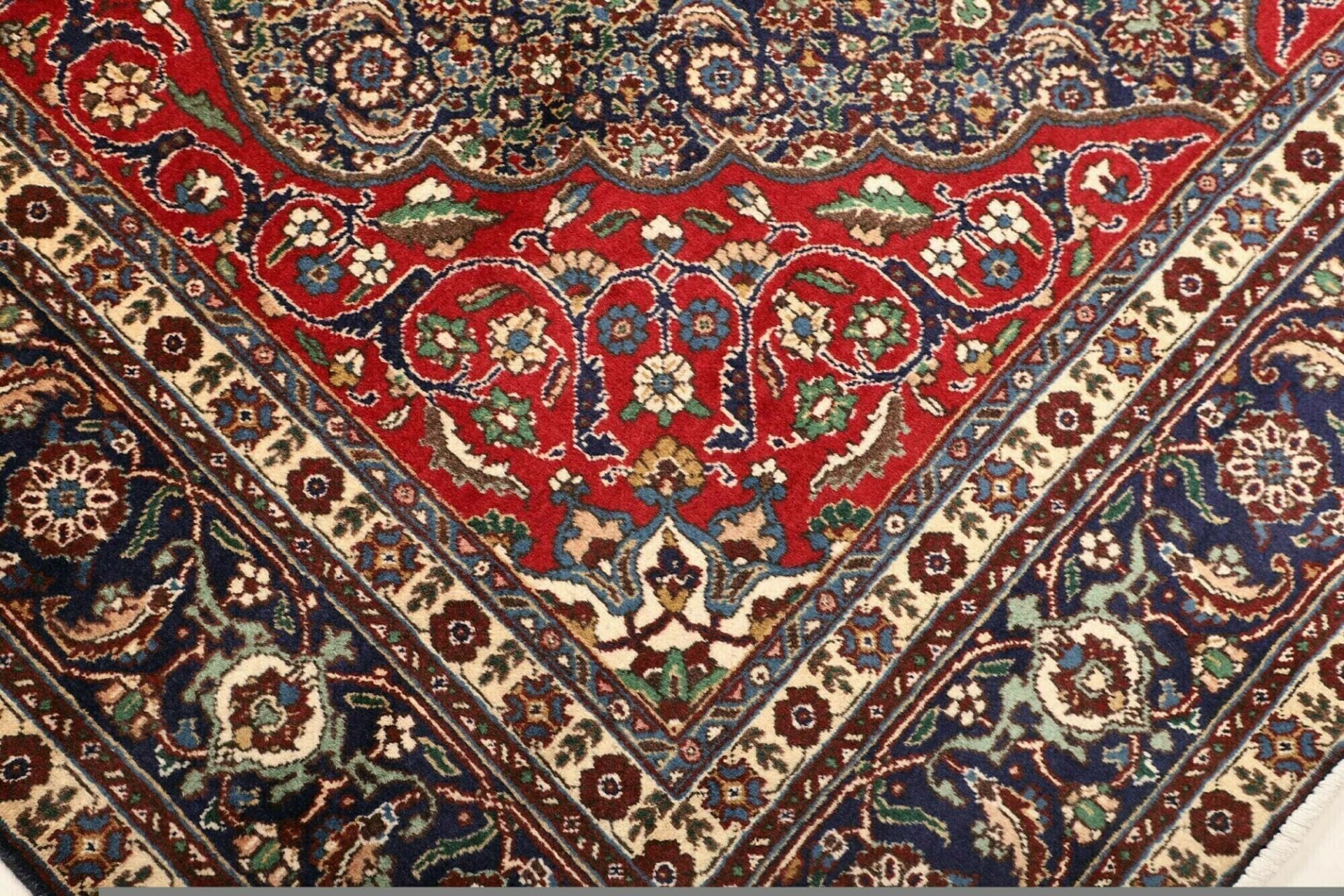 Handgeknüpfter Täbriz Perserteppich 203 × 305 cm