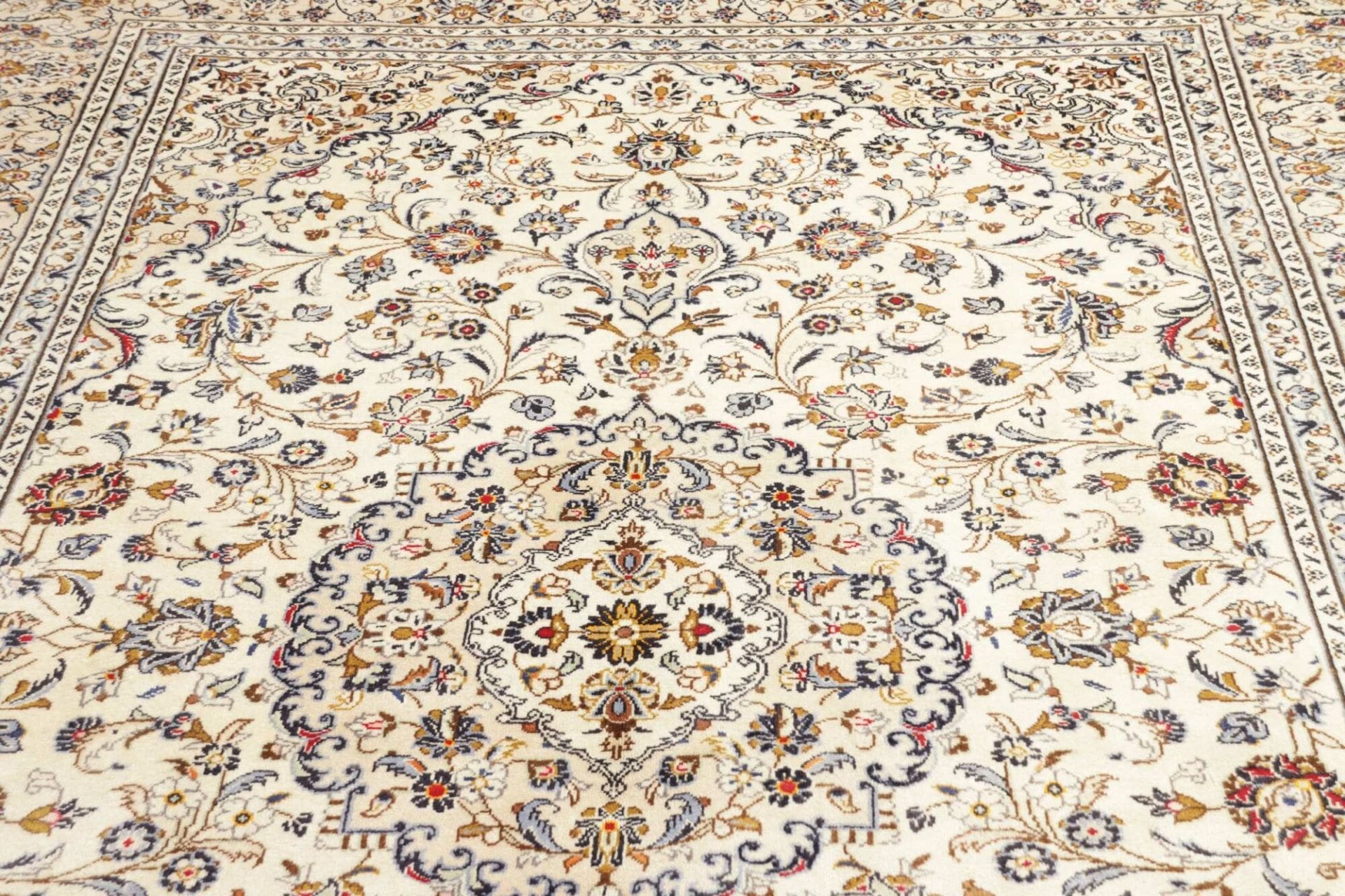 Kashan Perserteppich aus Iran, 208 × 312 cm