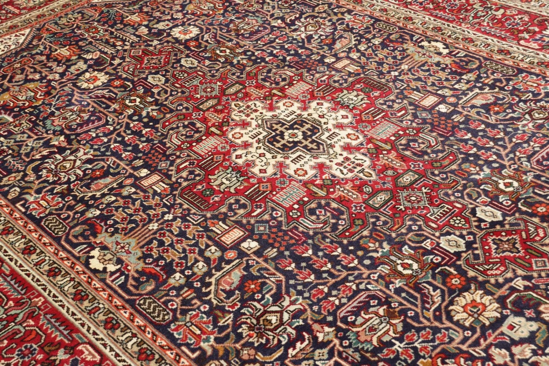 Täbriz Perserteppich 201 × 294 cm aus Wolle, handgeknüpft