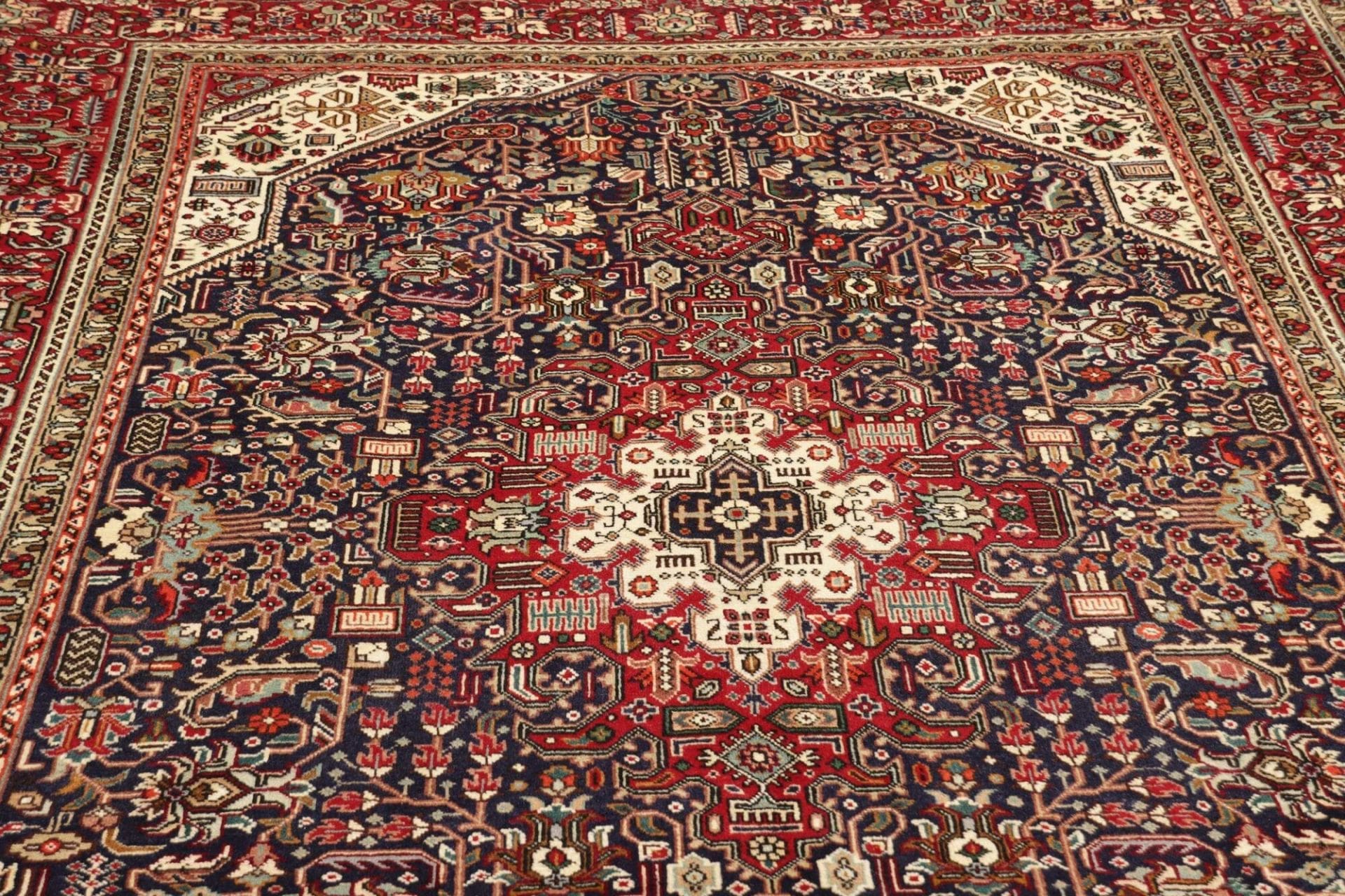 Täbriz Perserteppich 201 × 294 cm aus Wolle, handgeknüpft