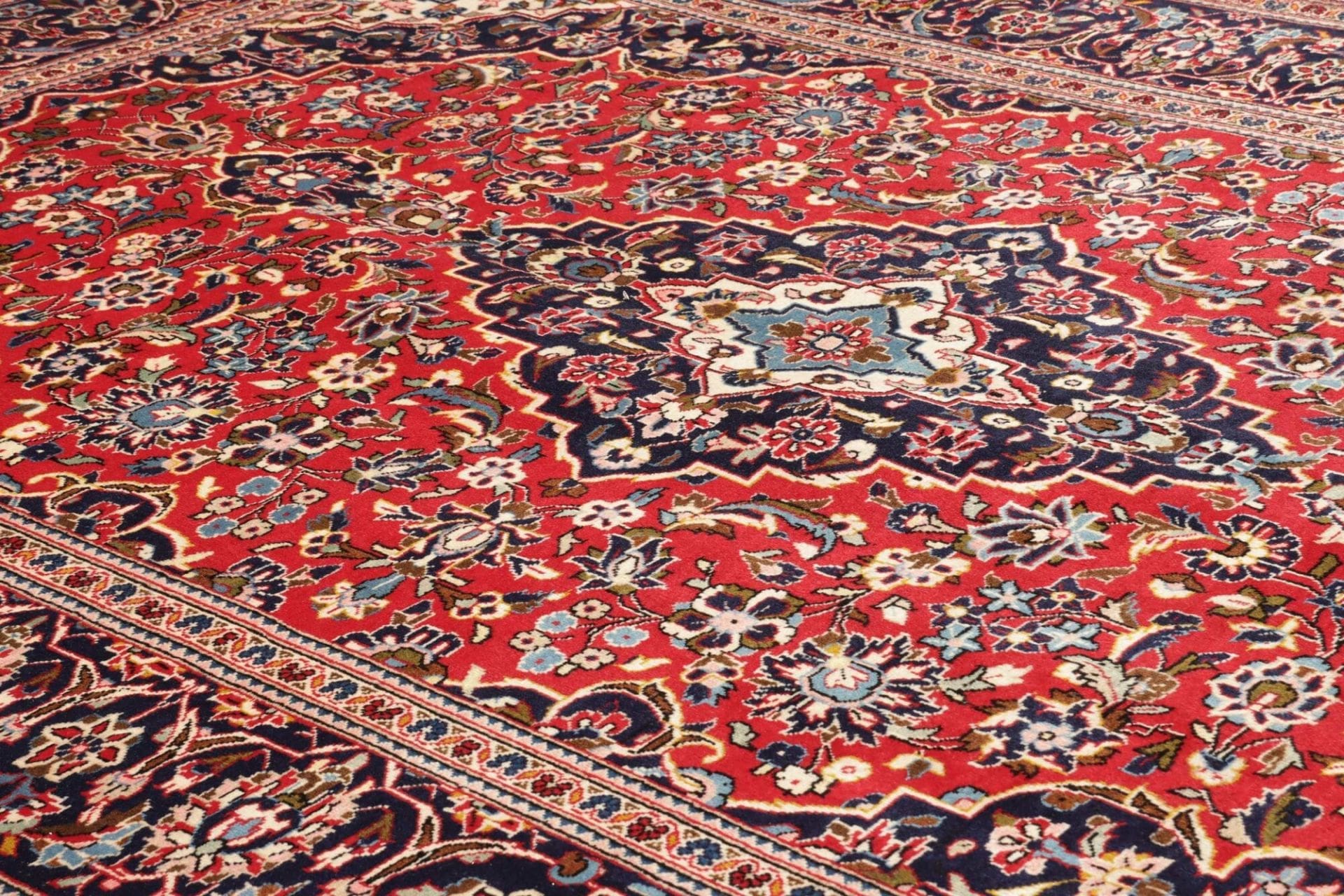 Kashan Perserteppich aus Iran, 211 × 295 cm