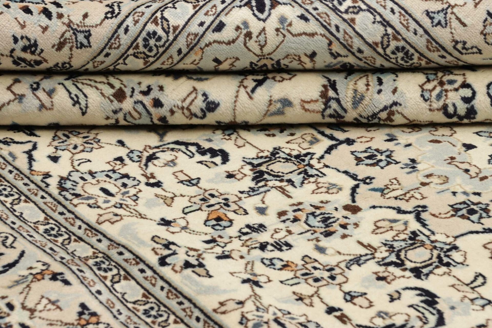 Handgeknüpfter Kashan Perserteppich 203 × 320 cm