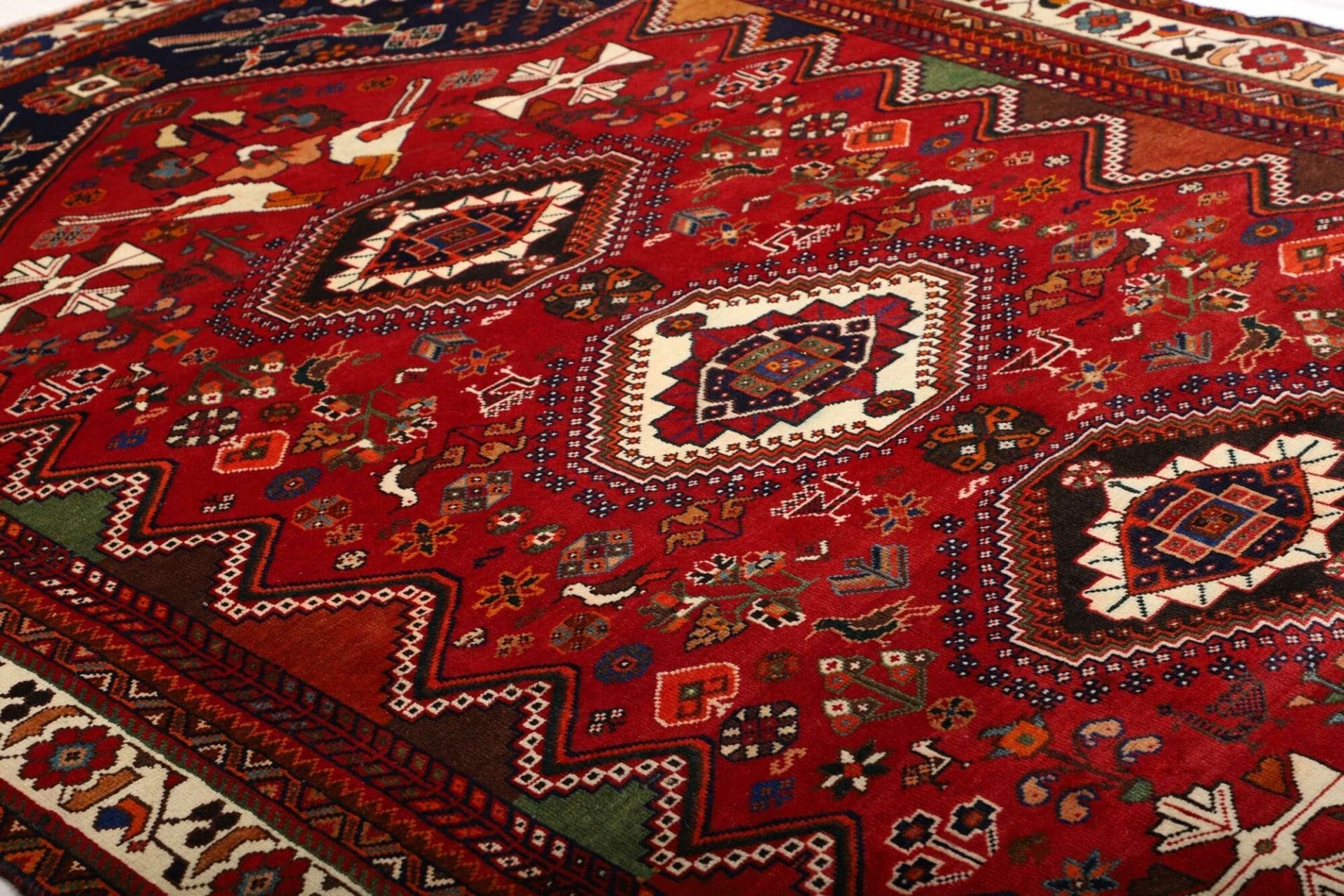 Handgeknüpfter Shiraz Perserteppich 185 × 279 cm