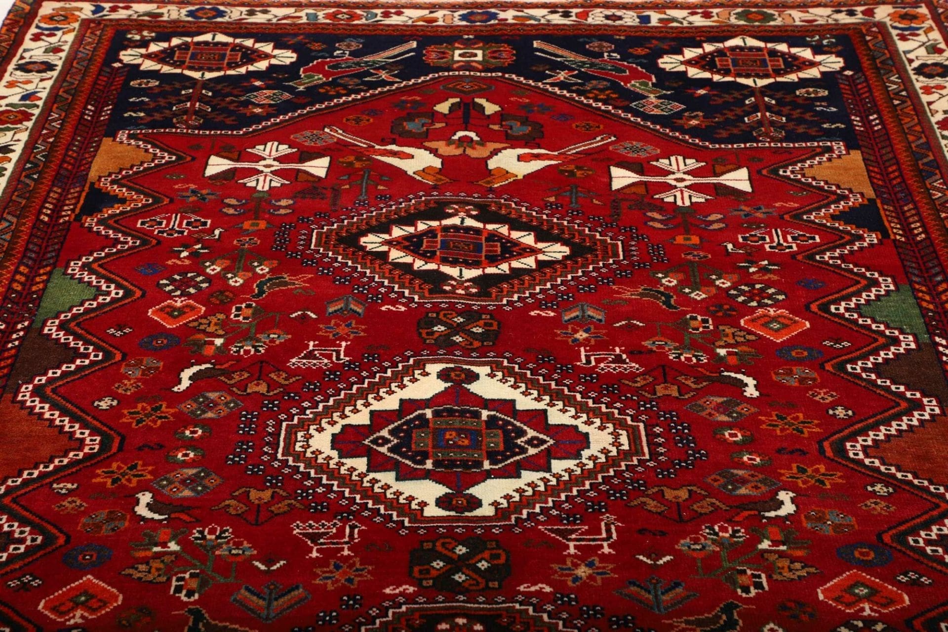 Handgeknüpfter Shiraz Perserteppich 185 × 279 cm