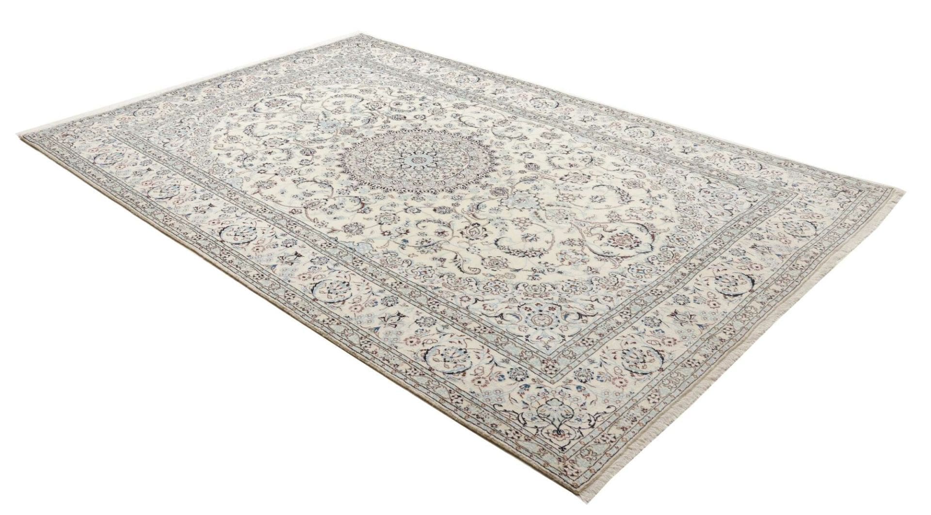 Nain Perserteppich aus Iran, 190 × 290 cm