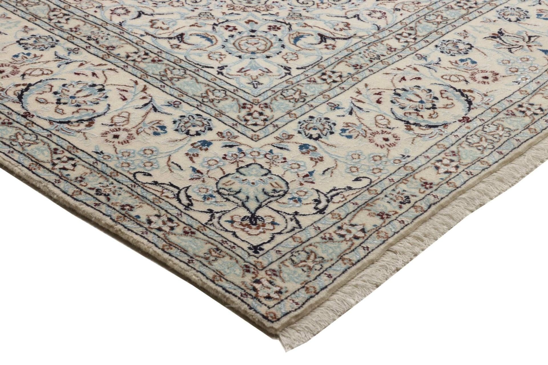 Nain Perserteppich aus Iran, 190 × 290 cm
