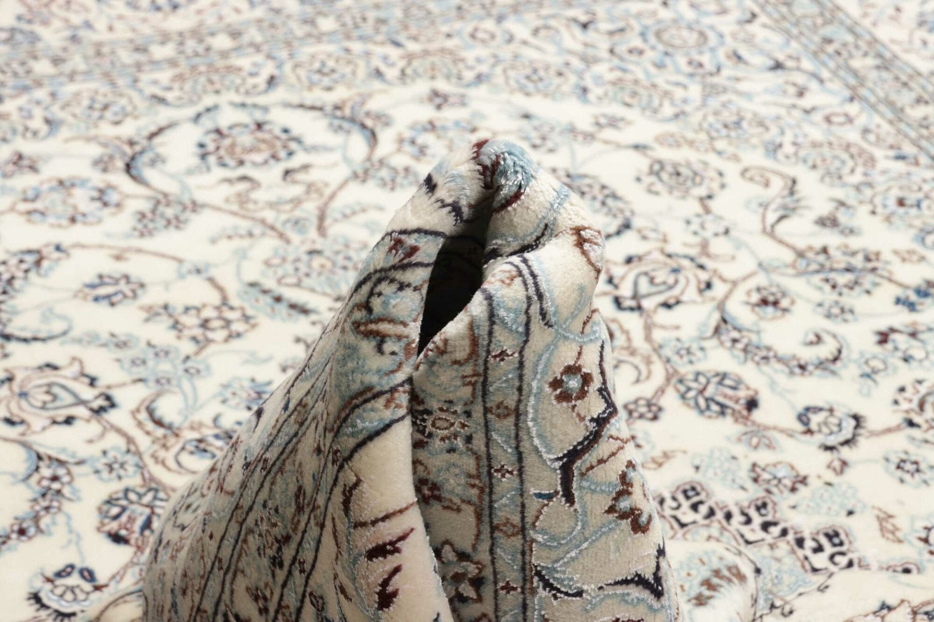 Nain Perserteppich aus Iran, 190 × 290 cm