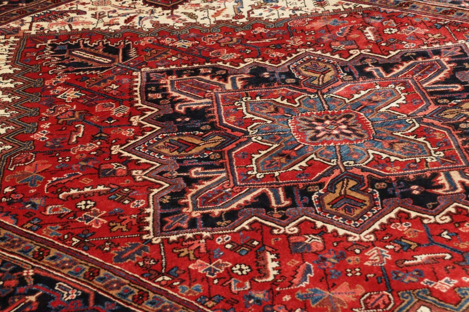 Handgeknüpfter Heriz Perserteppich, 208 × 291 cm, Wolle