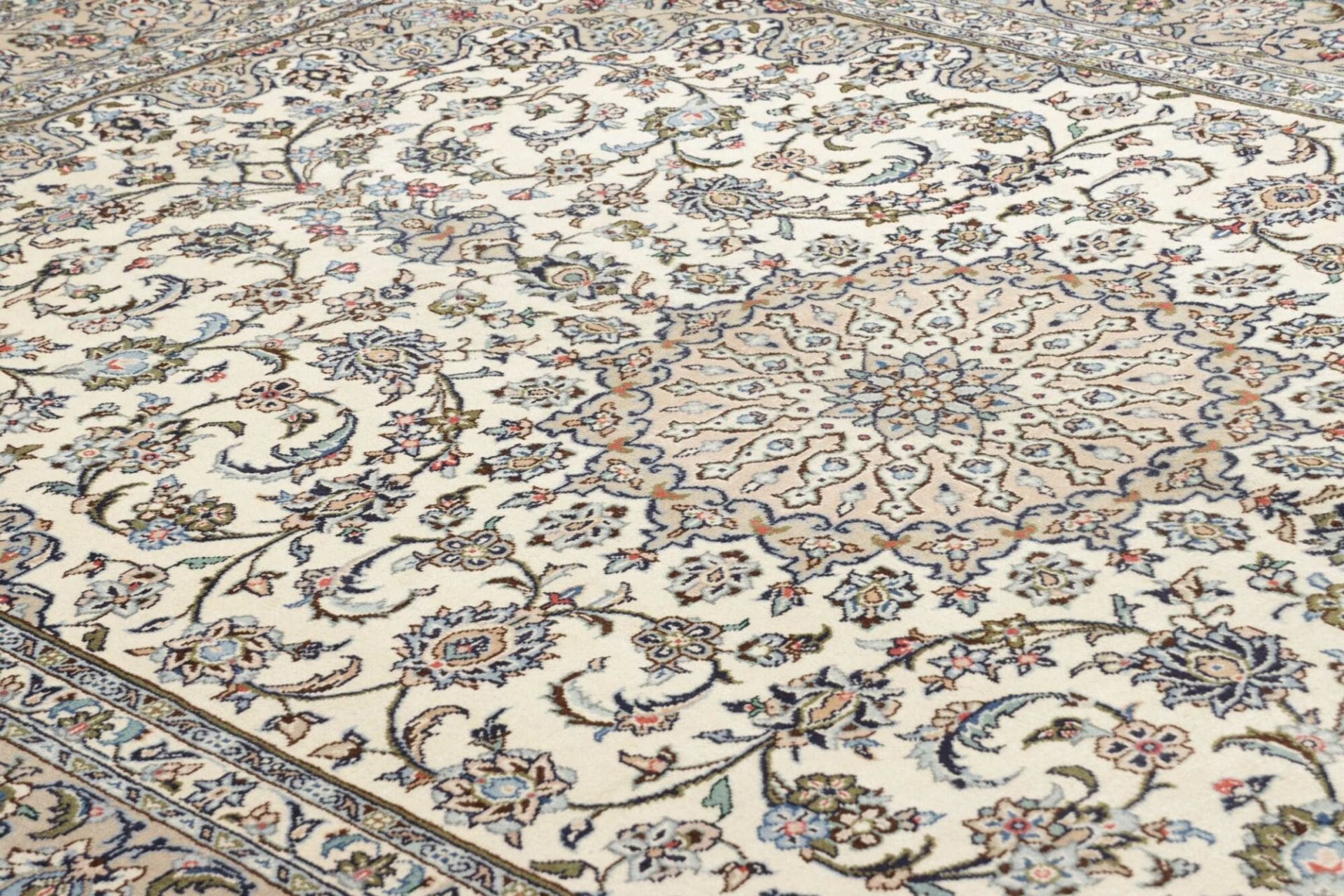 Handgeknüpfter Kashan Perserteppich 199 × 296 cm