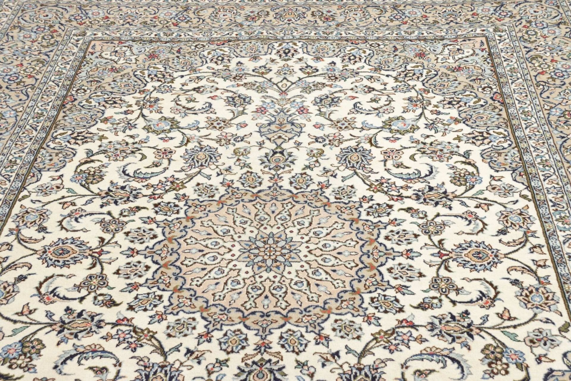 Handgeknüpfter Kashan Perserteppich 199 × 296 cm
