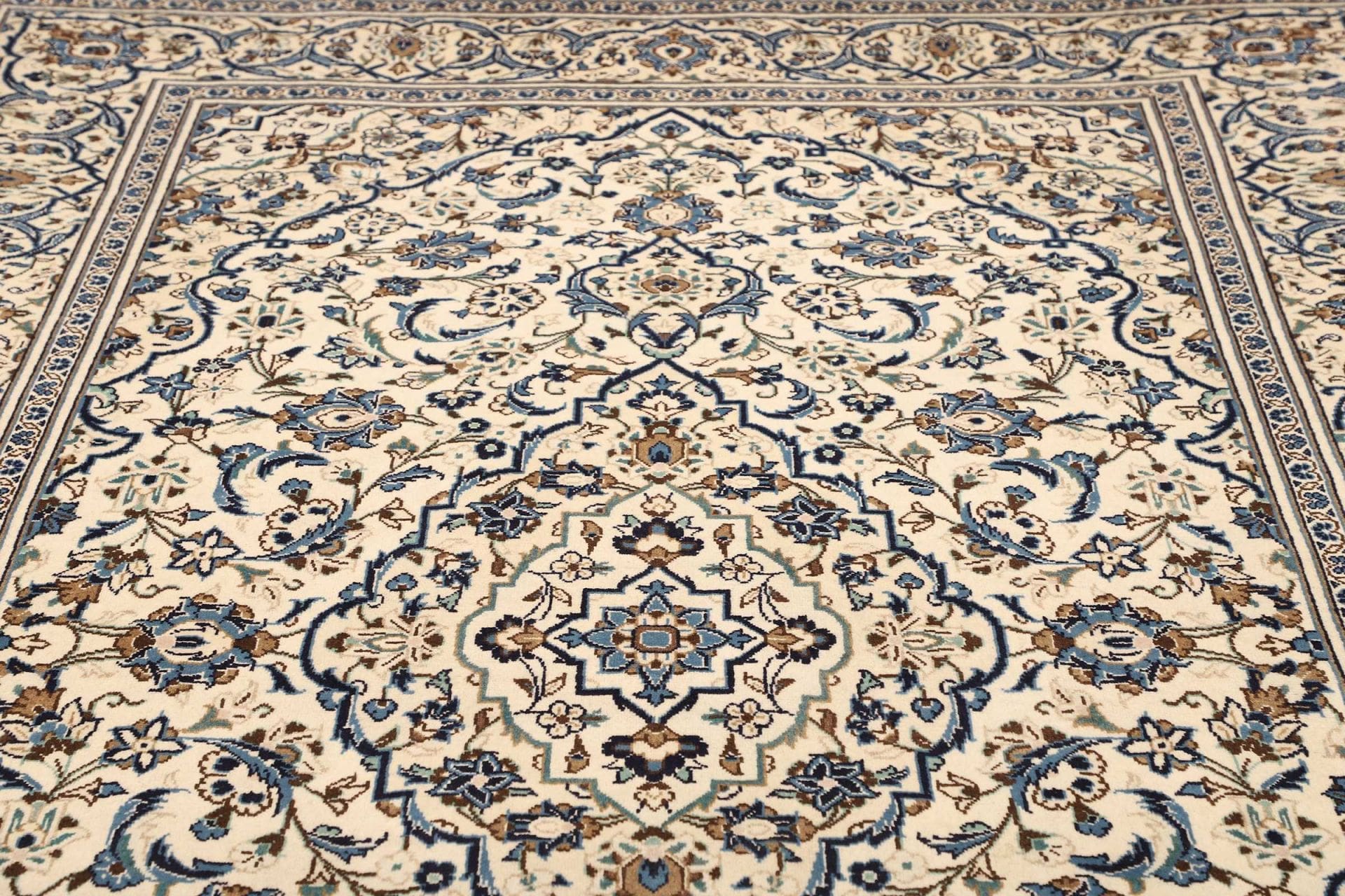 Kashan Perserteppich aus Iran, 198 × 305 cm