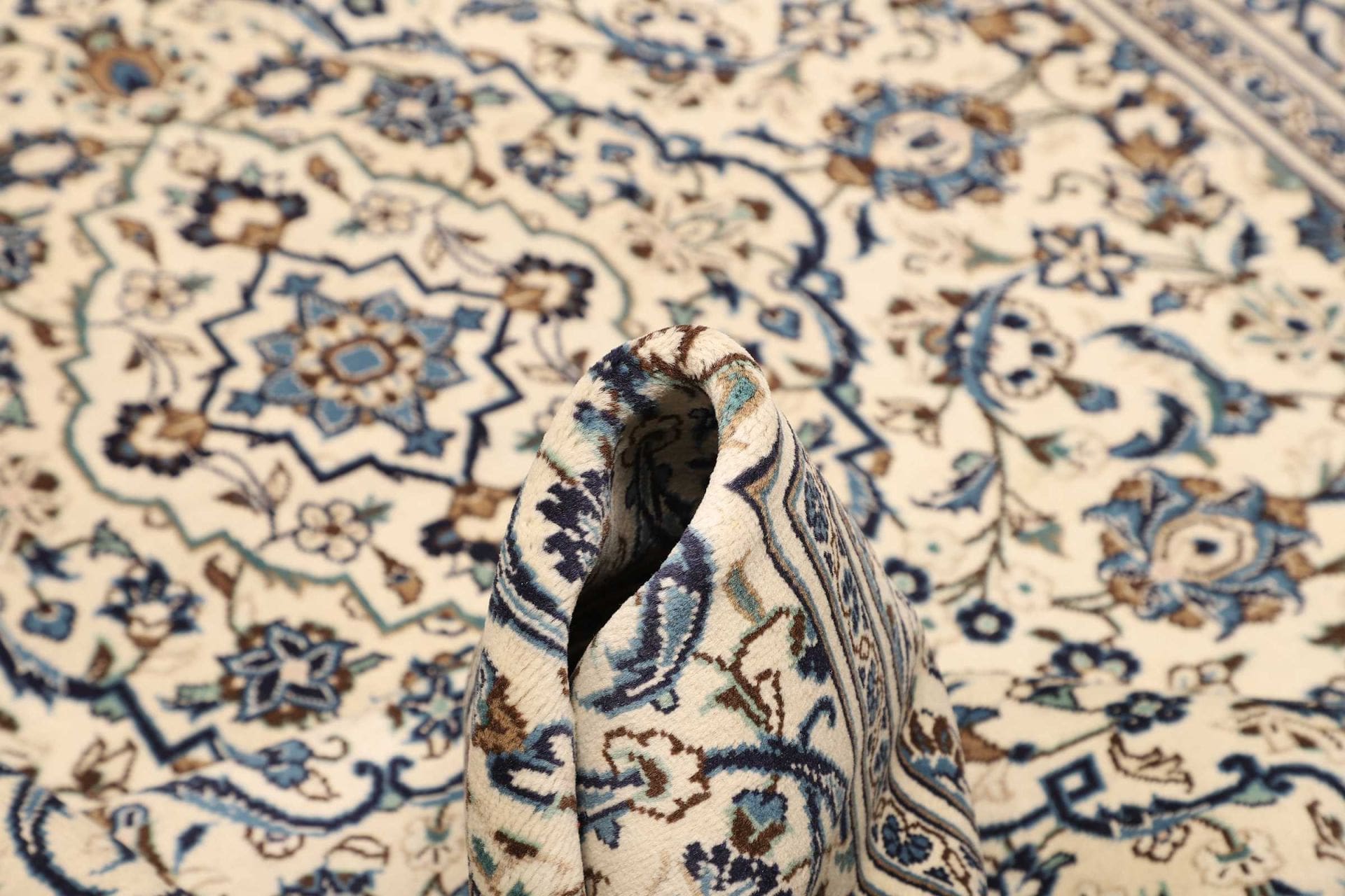 Kashan Perserteppich aus Iran, 198 × 305 cm