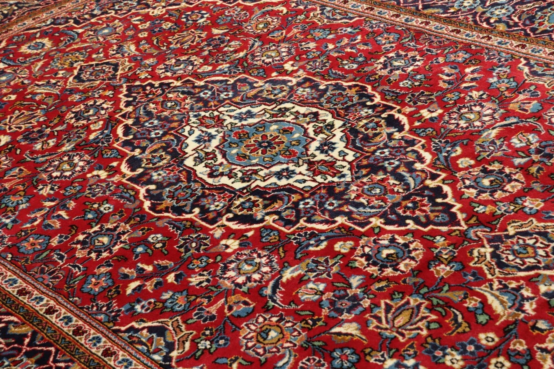 Handgeknüpfter Kashan Perserteppich, 198 × 303 cm, Wolle